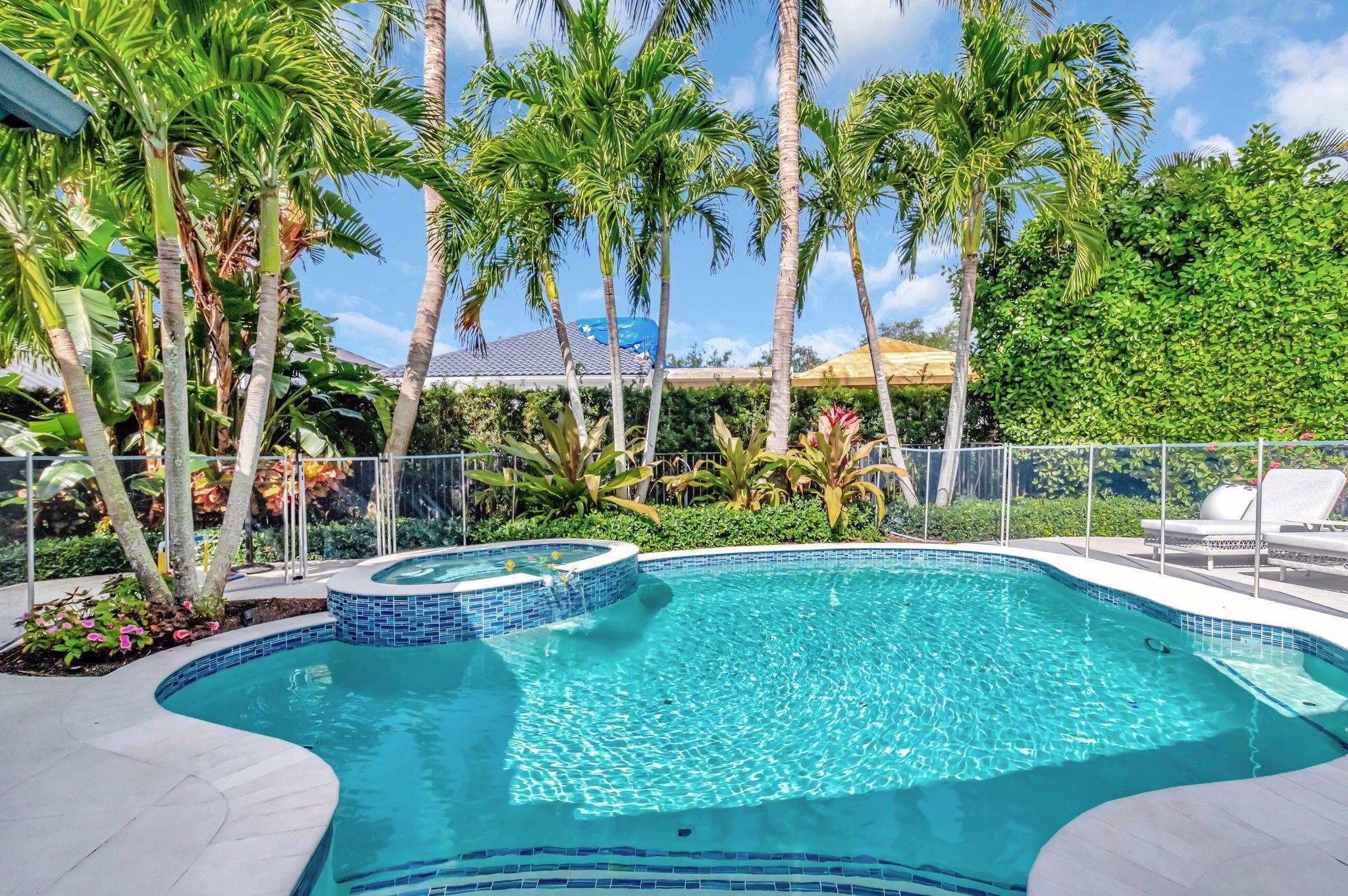 HAMPTONS WOODFIELD COUNTR - Residential