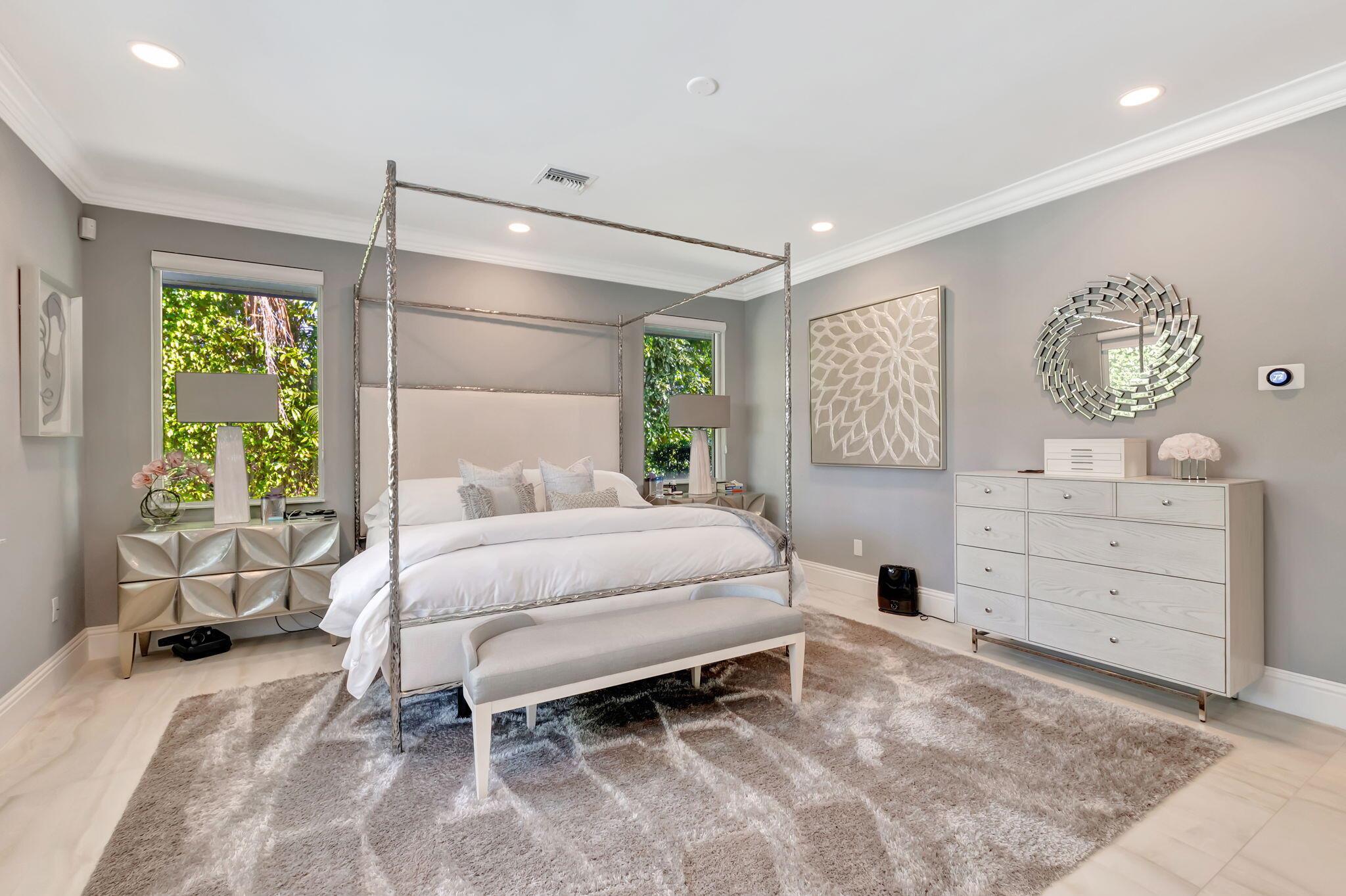 HAMPTONS WOODFIELD COUNTR - Residential