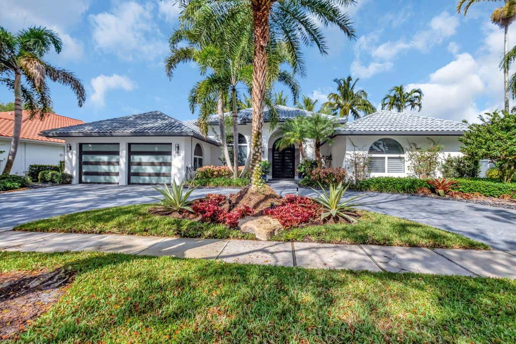 Photo of 5747 Paddington Way, Boca Raton, FL 33496 (MLS # R11086717)