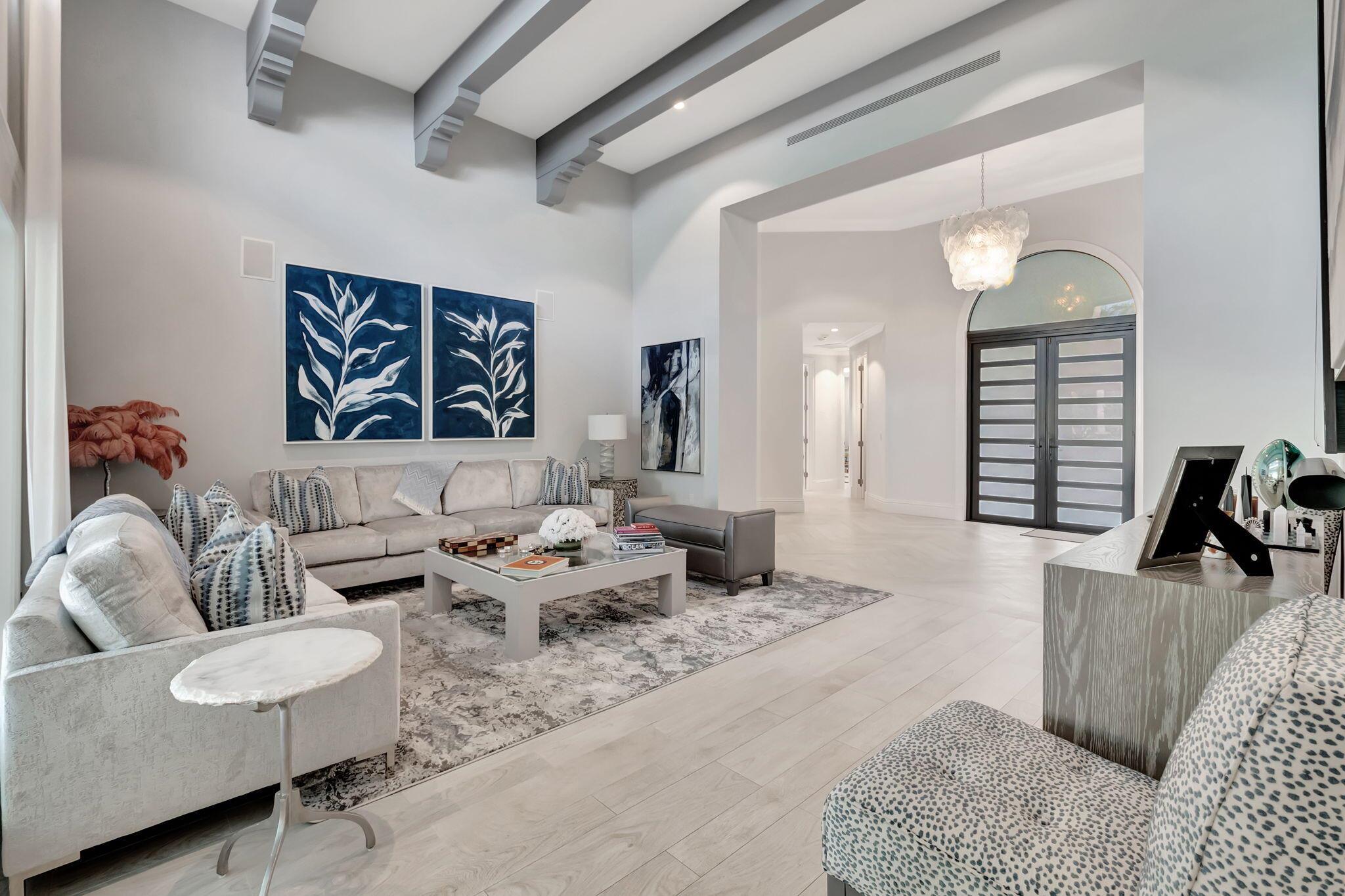 HAMPTONS WOODFIELD COUNTR - Residential