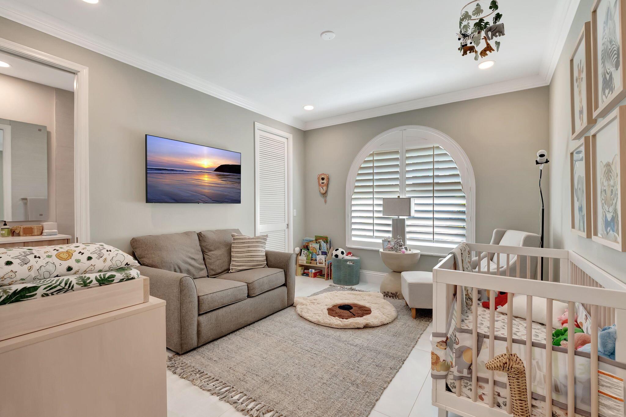 HAMPTONS WOODFIELD COUNTR - Residential