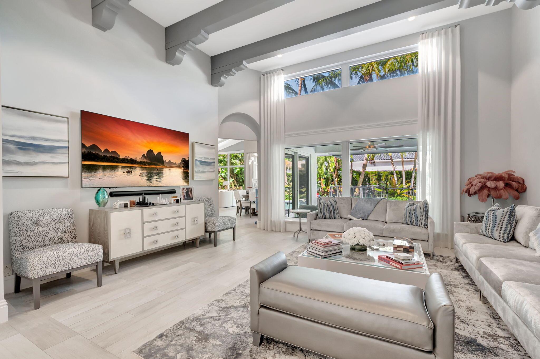 HAMPTONS WOODFIELD COUNTR - Residential