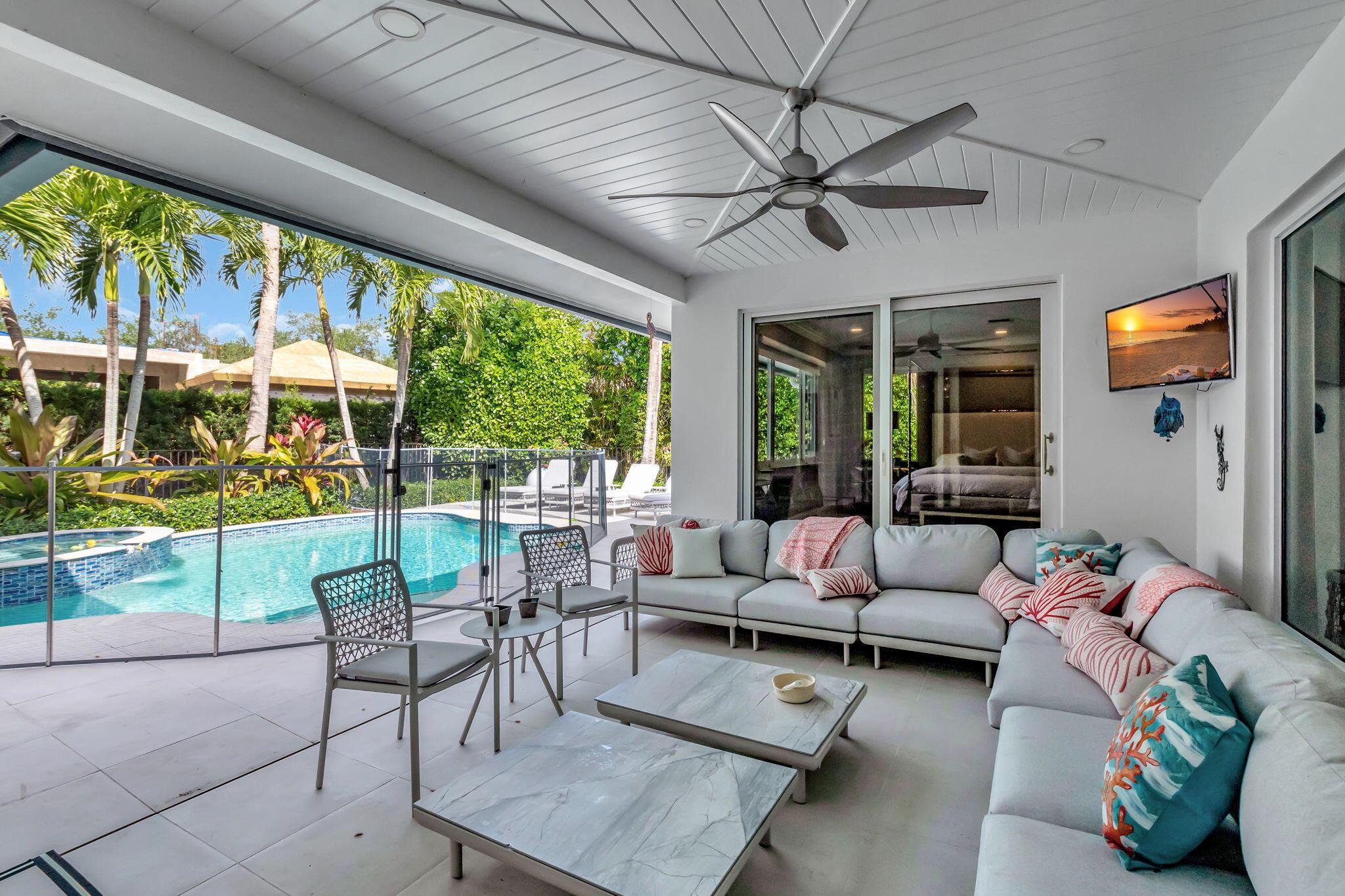 HAMPTONS WOODFIELD COUNTR - Residential