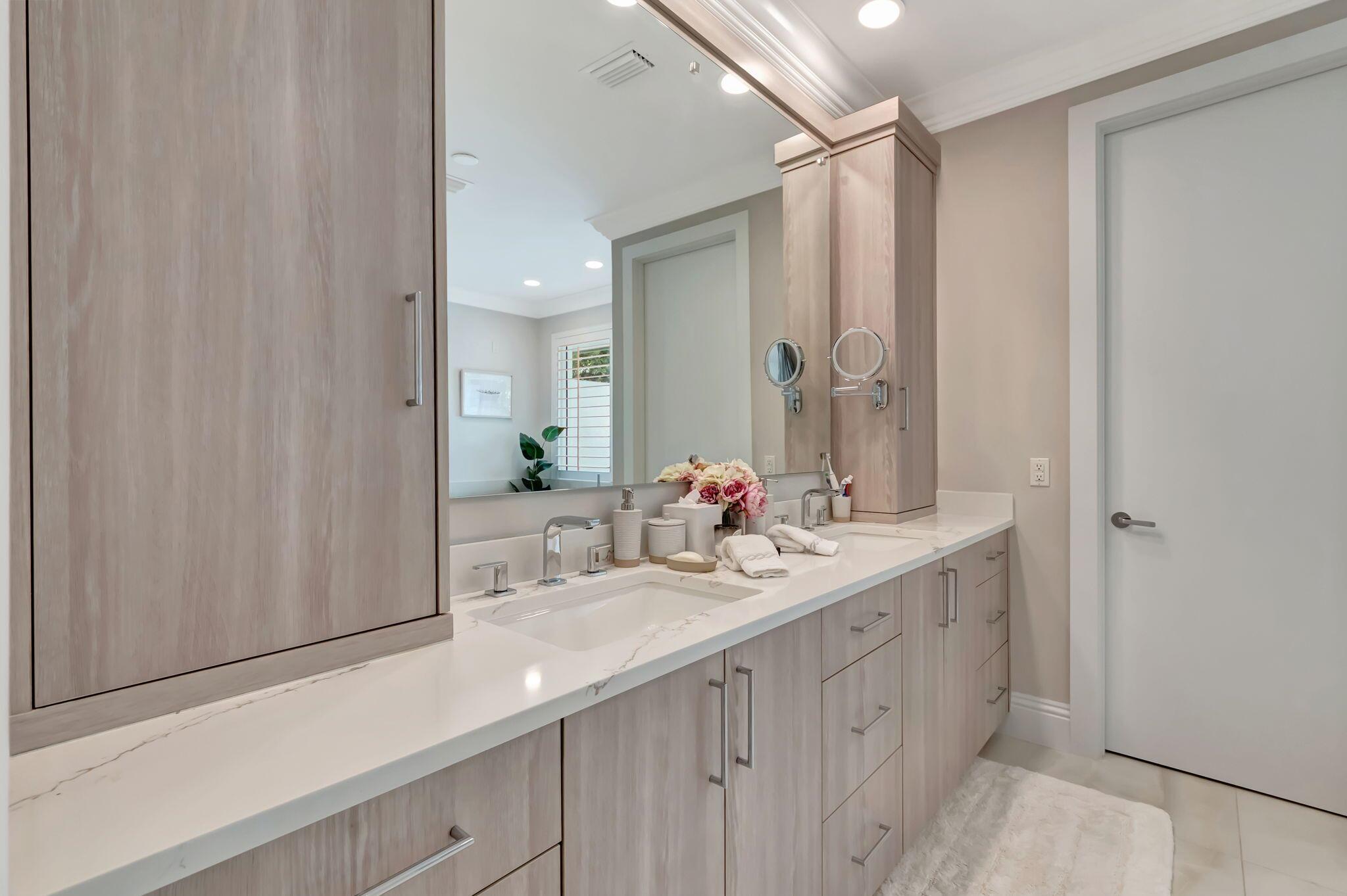 HAMPTONS WOODFIELD COUNTR - Residential