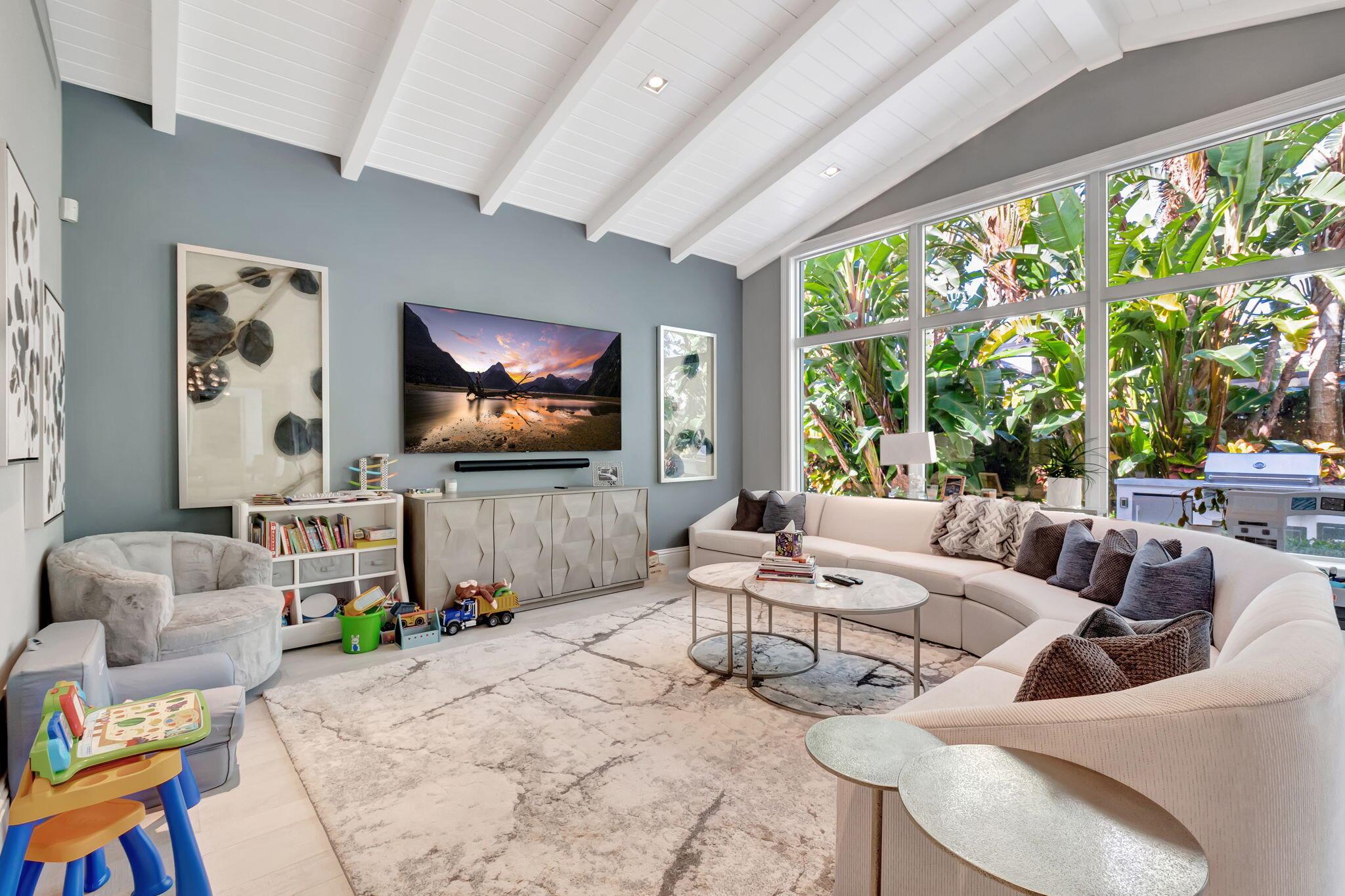 HAMPTONS WOODFIELD COUNTR - Residential