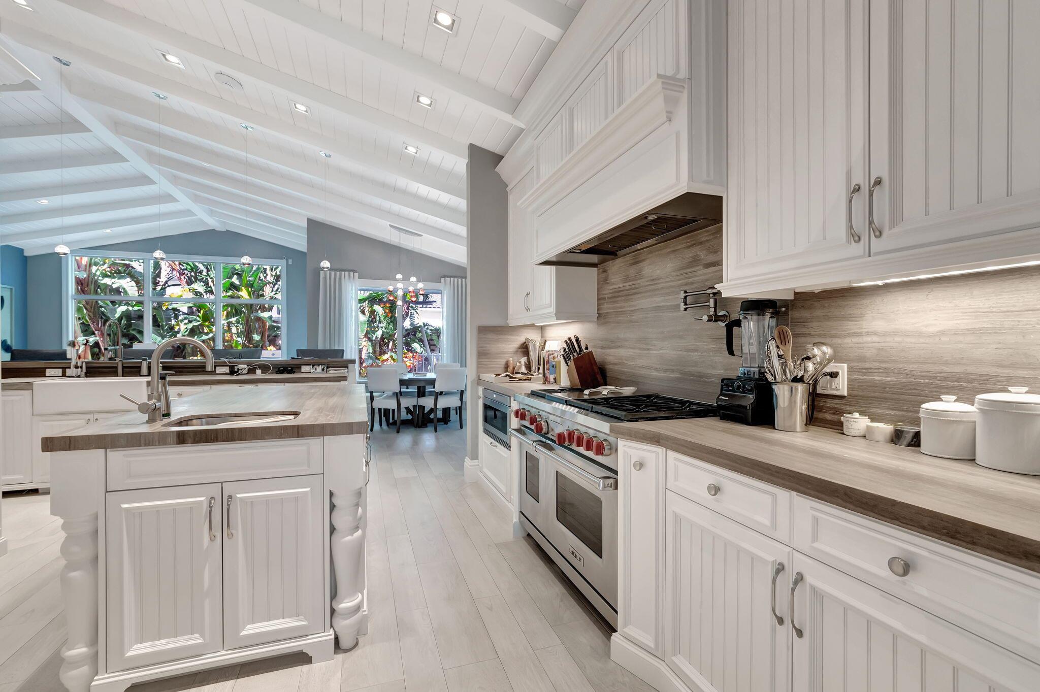 HAMPTONS WOODFIELD COUNTR - Residential