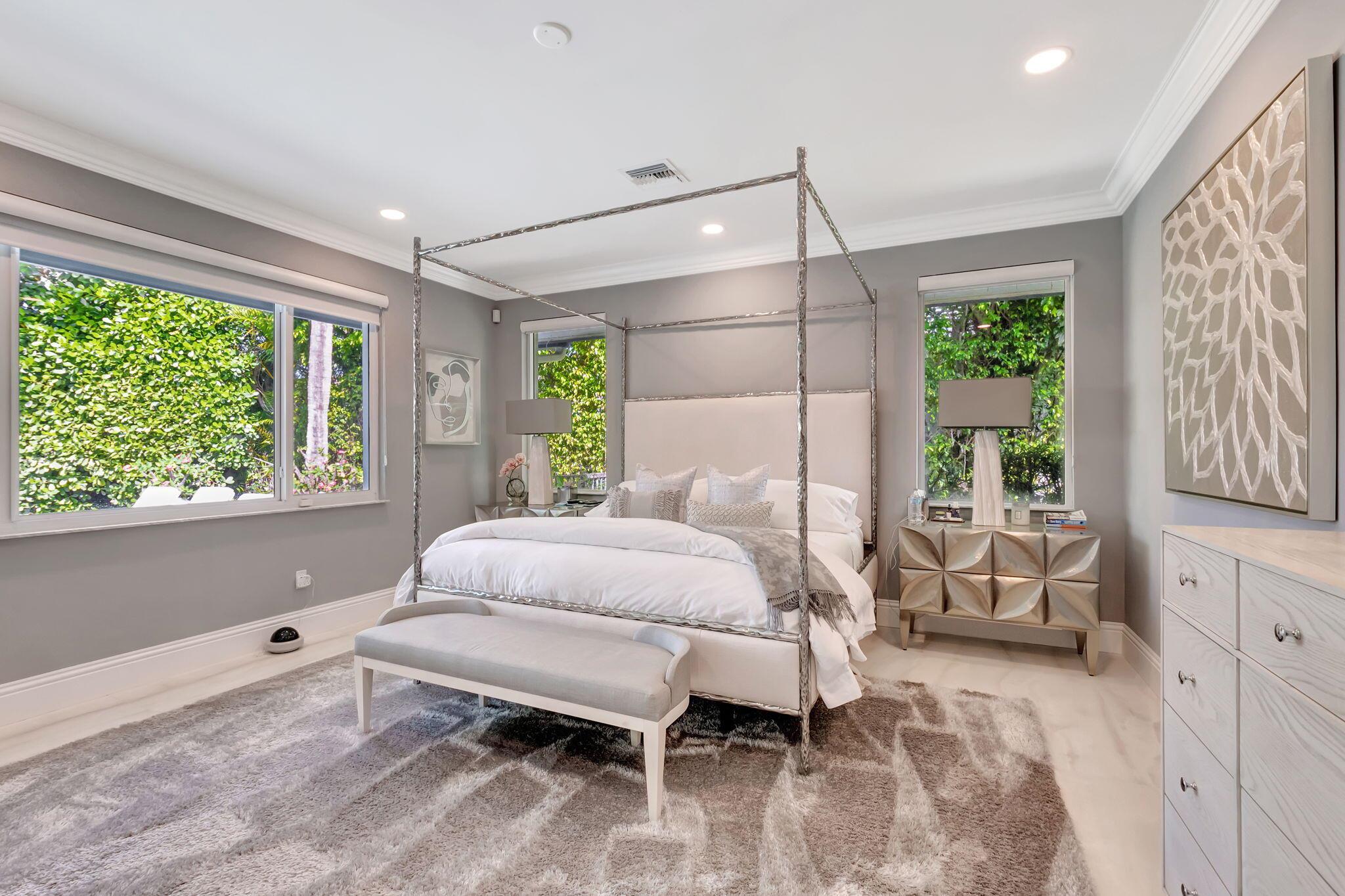 HAMPTONS WOODFIELD COUNTR - Residential