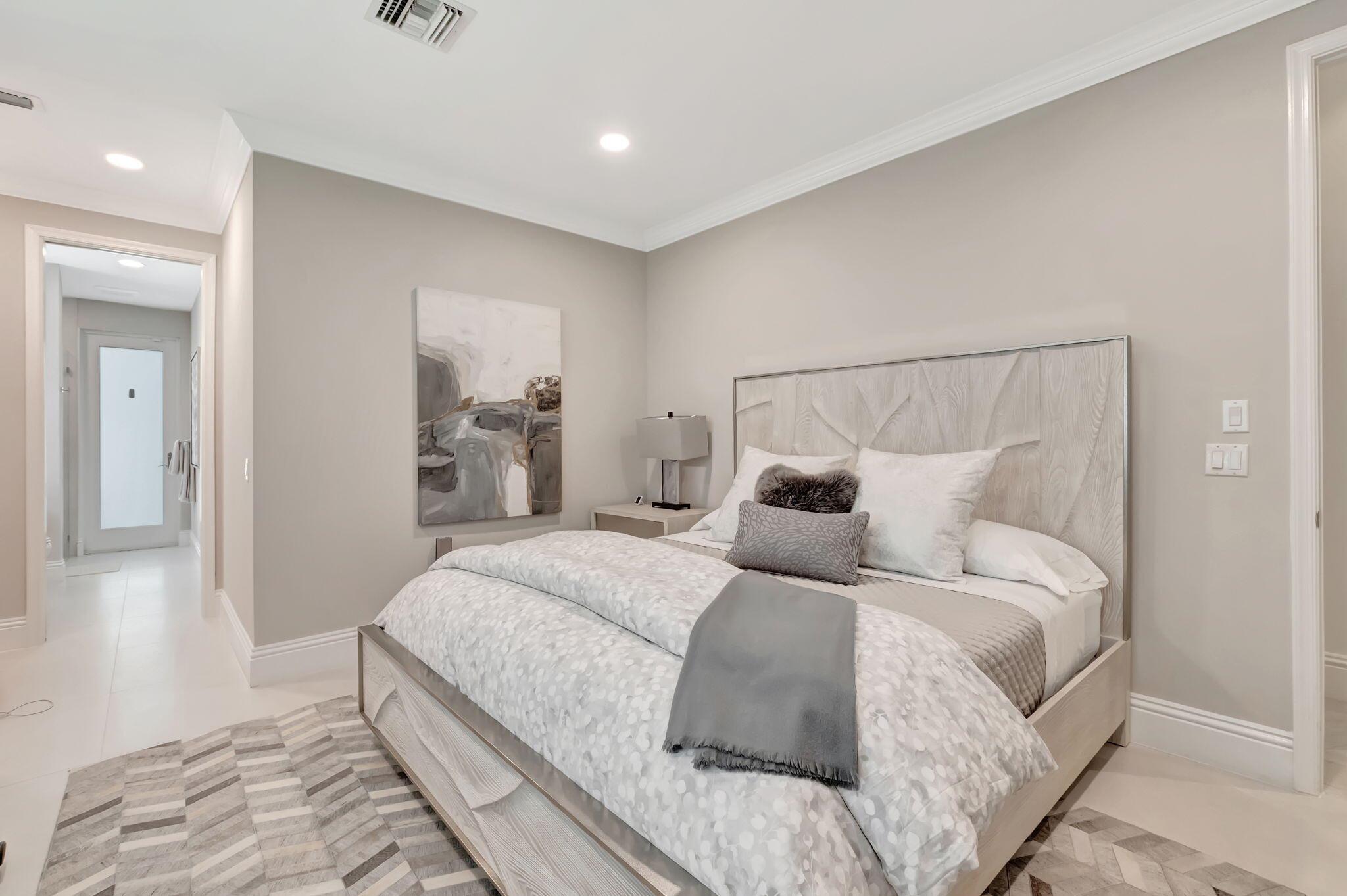 HAMPTONS WOODFIELD COUNTR - Residential