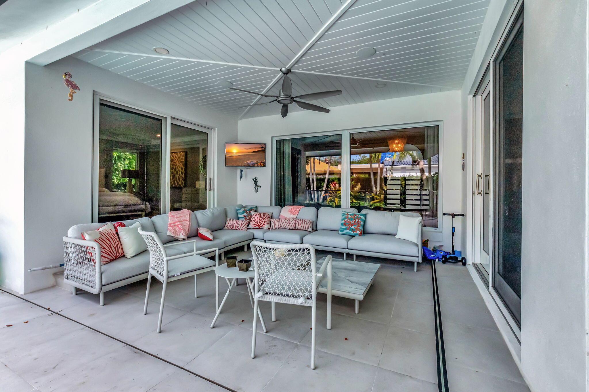 HAMPTONS WOODFIELD COUNTR - Residential