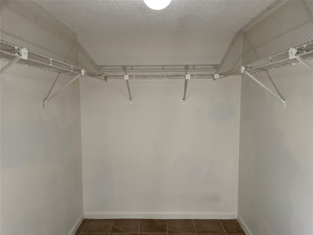 Lake Emerald - Residential