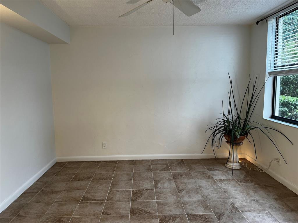 Lake Emerald - Residential