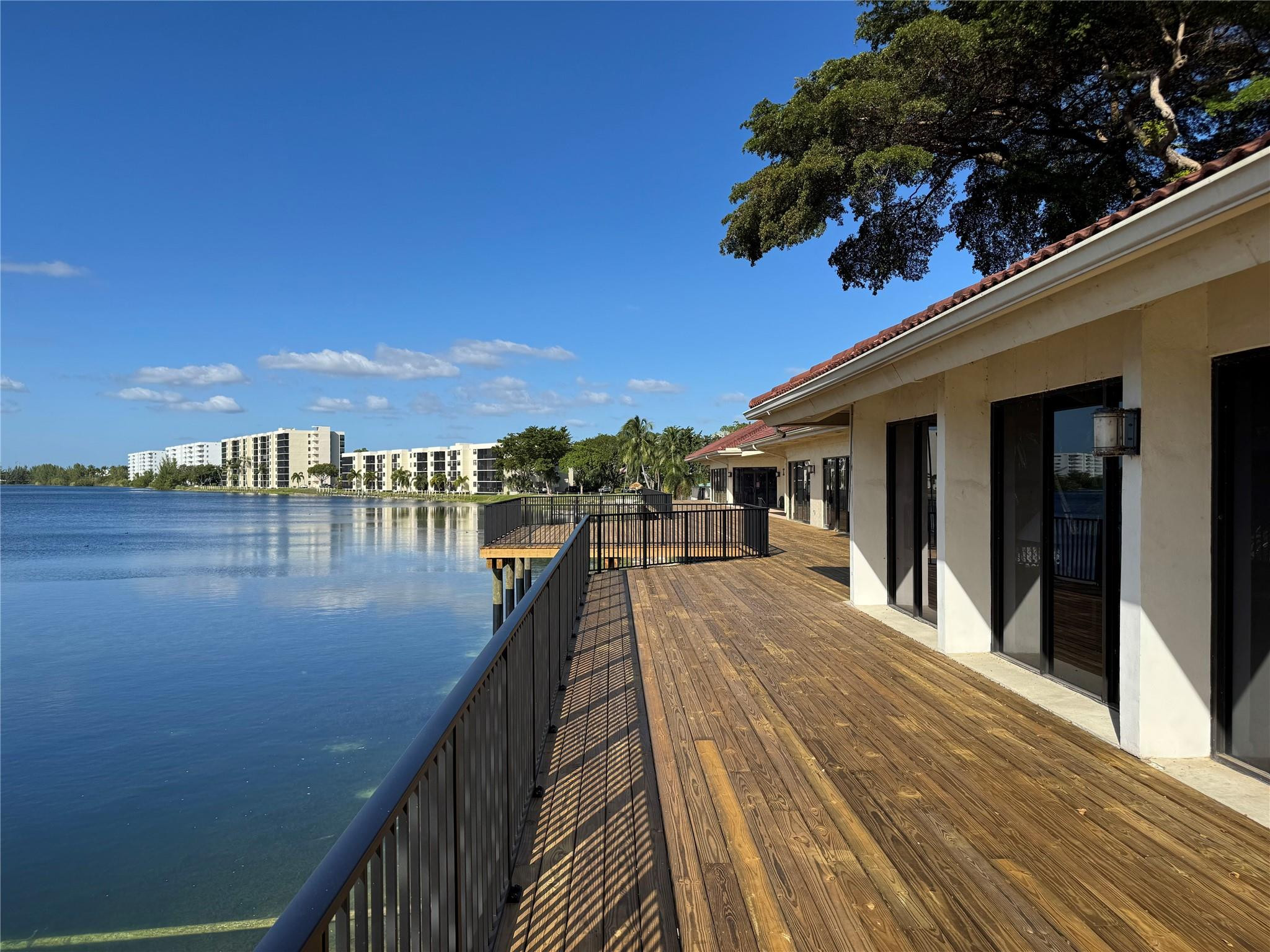 Lake Emerald - Residential