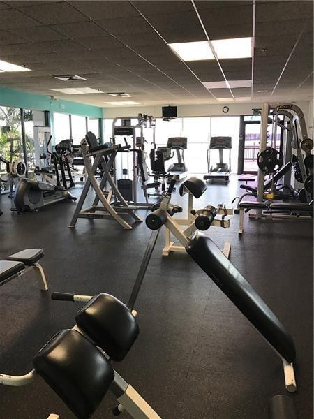 Lake Emerald - Residential