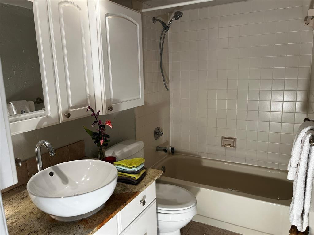 Lake Emerald - Residential