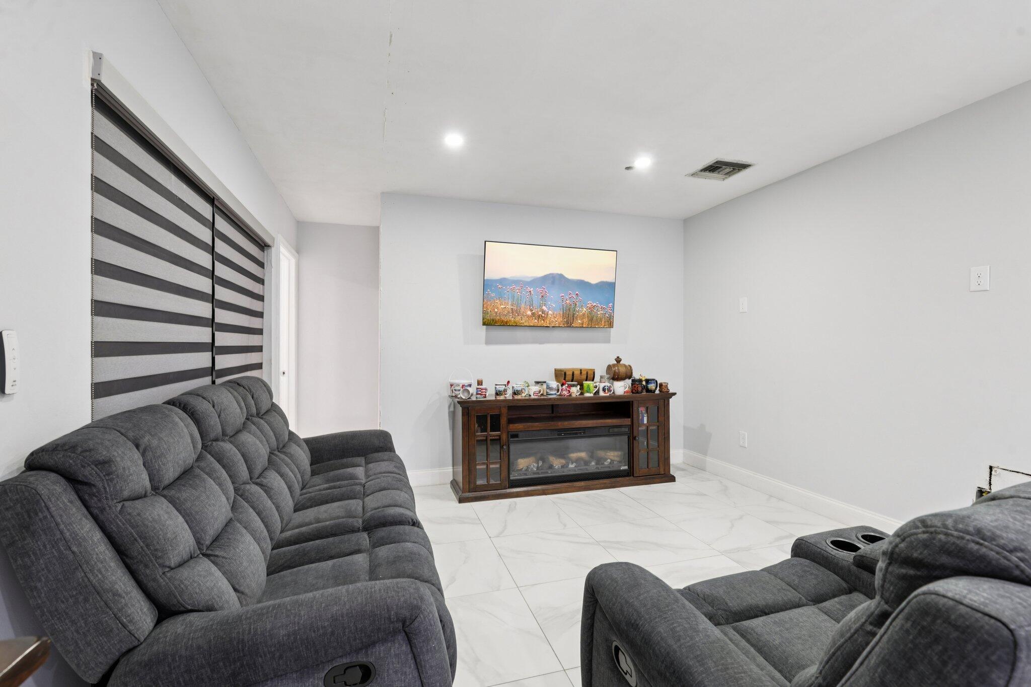 D & M ACRES - Residential