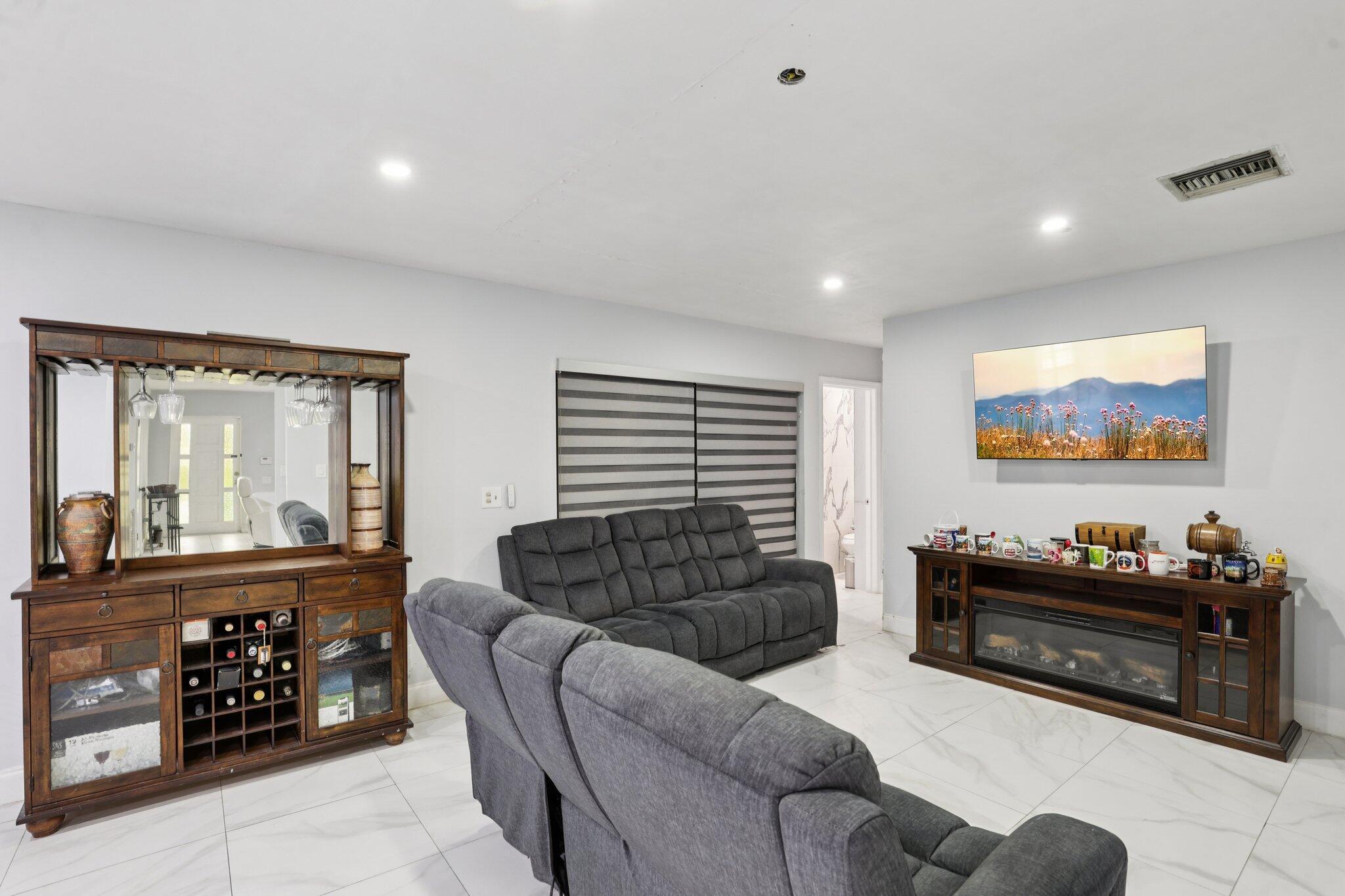 D & M ACRES - Residential