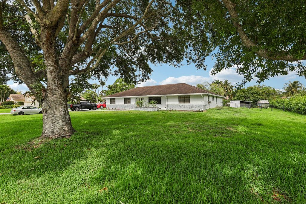 Photo of 2940 SW 156th Avenue, Davie, FL 33331 (MLS # B26009354)