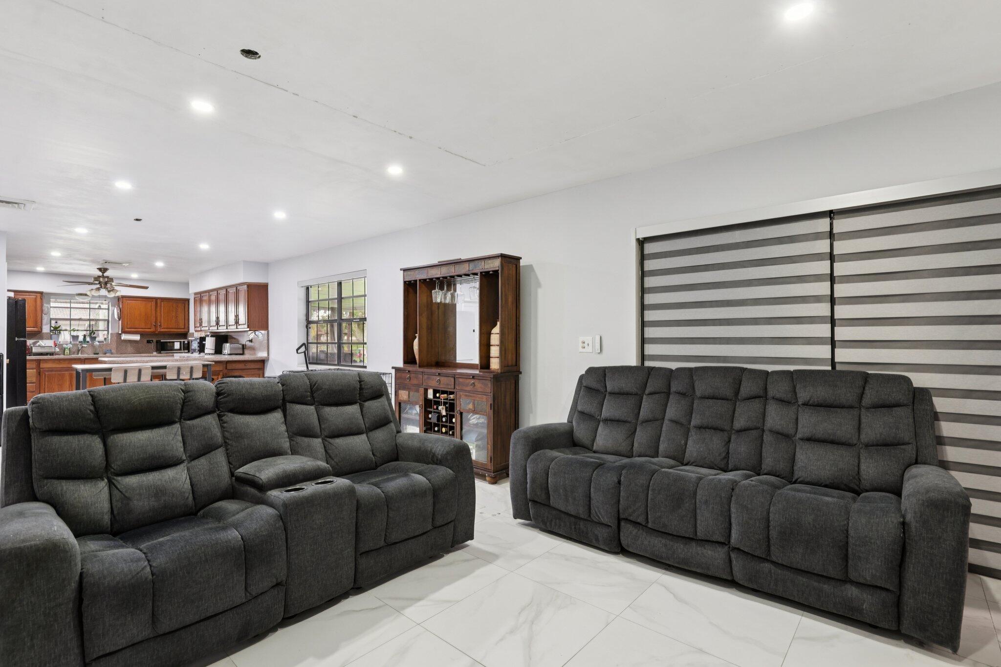 D & M ACRES - Residential