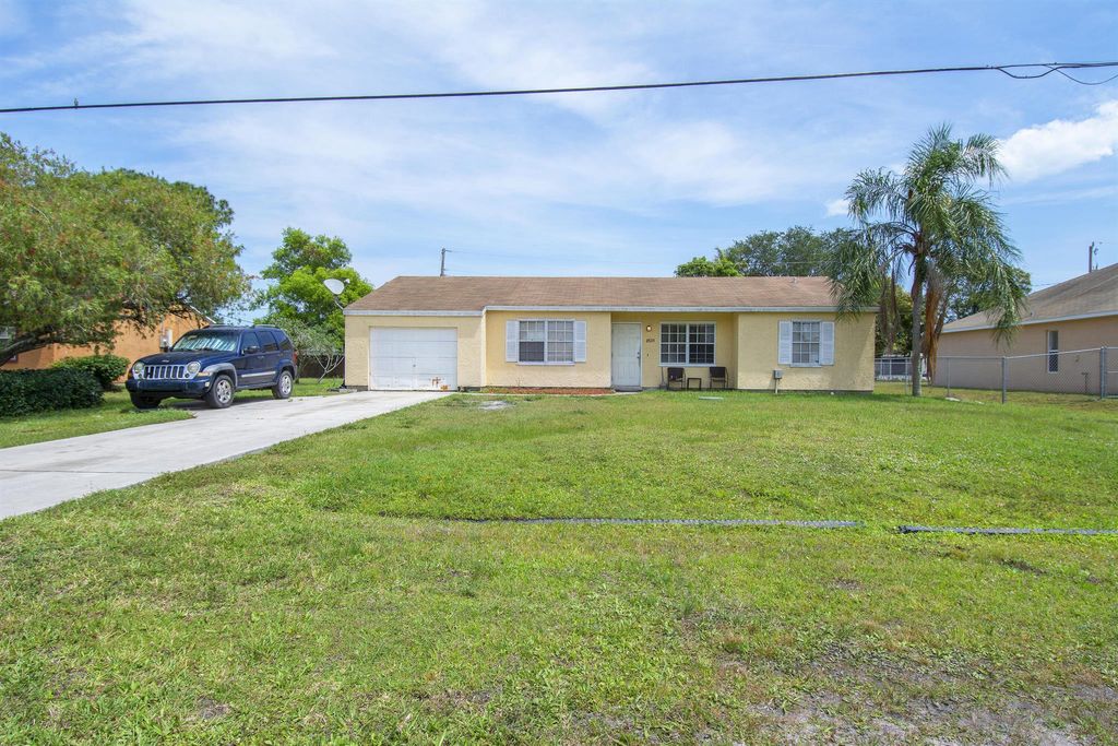 Photo of 2531 SE Berkshire Boulevard, Port St Lucie, FL 34952 (MLS # R10882136)