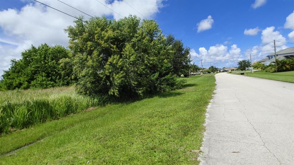 Photo of 5846 NW Mesa Circle, Port Saint Lucie, FL 34986 (MLS # R10745531)