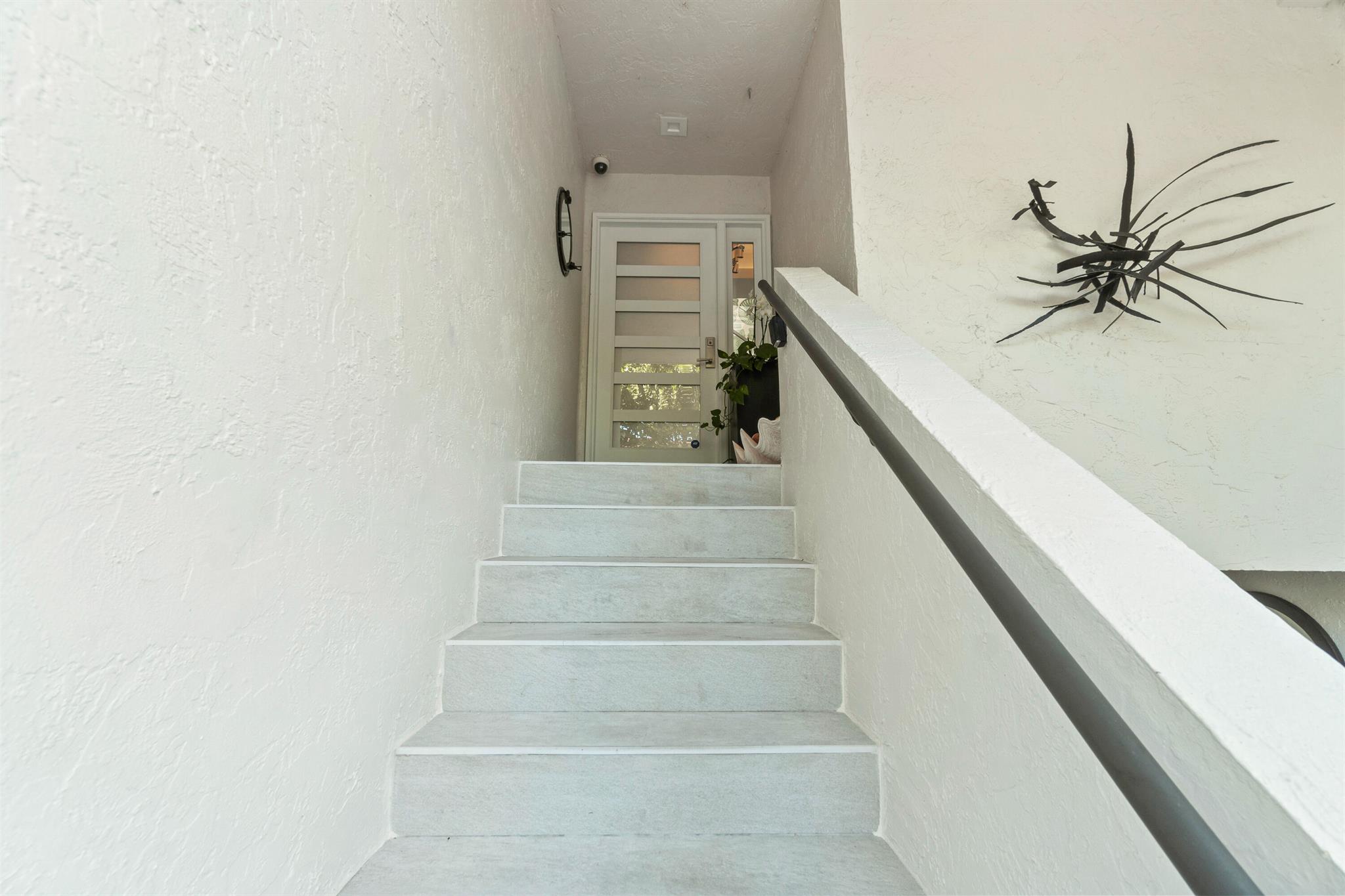 TRES VIDAS OF PALM BEACH - Residential Lease