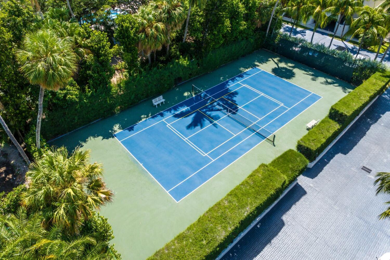 TRES VIDAS OF PALM BEACH - Residential Lease