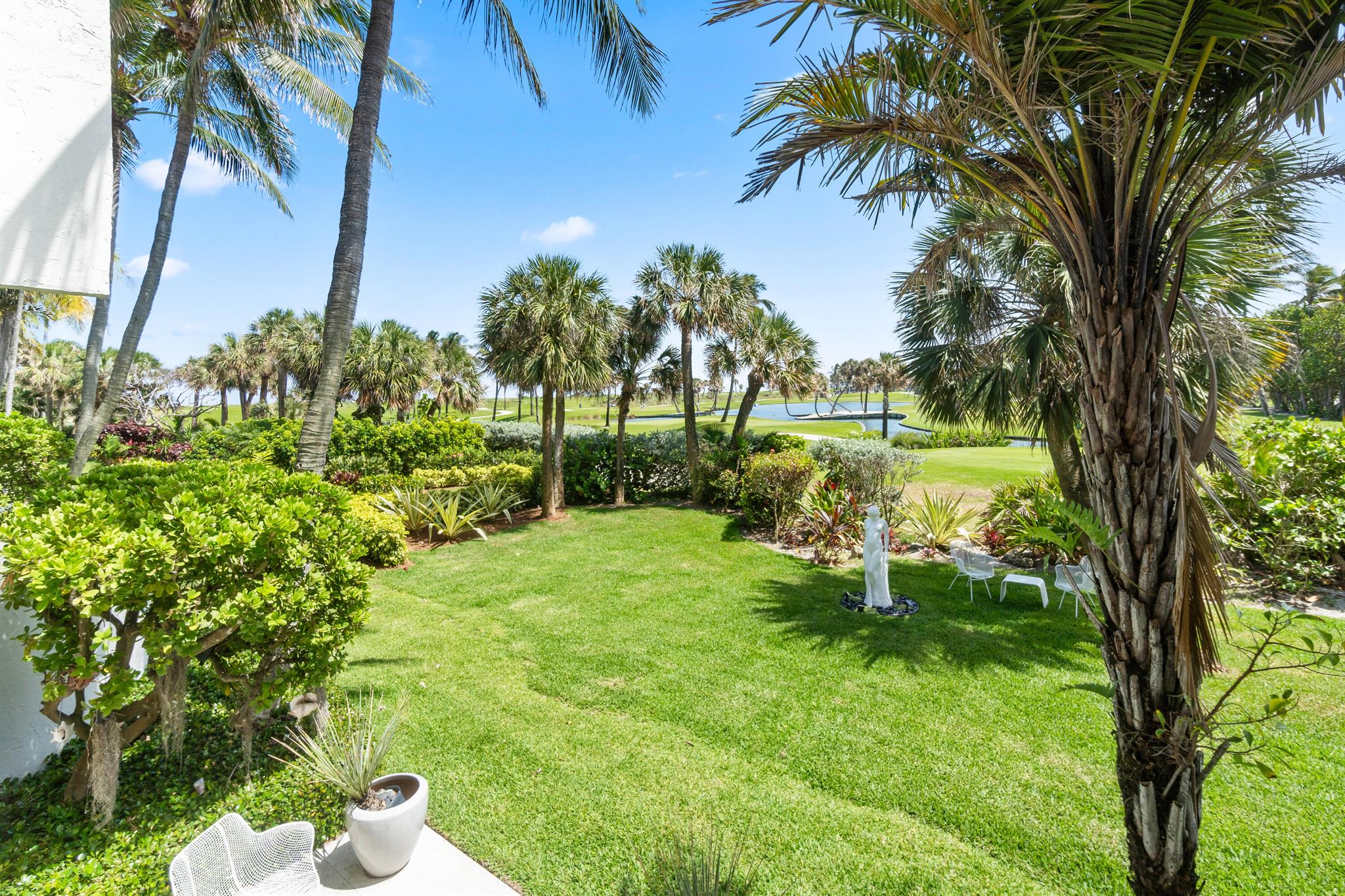 TRES VIDAS OF PALM BEACH - Residential Lease