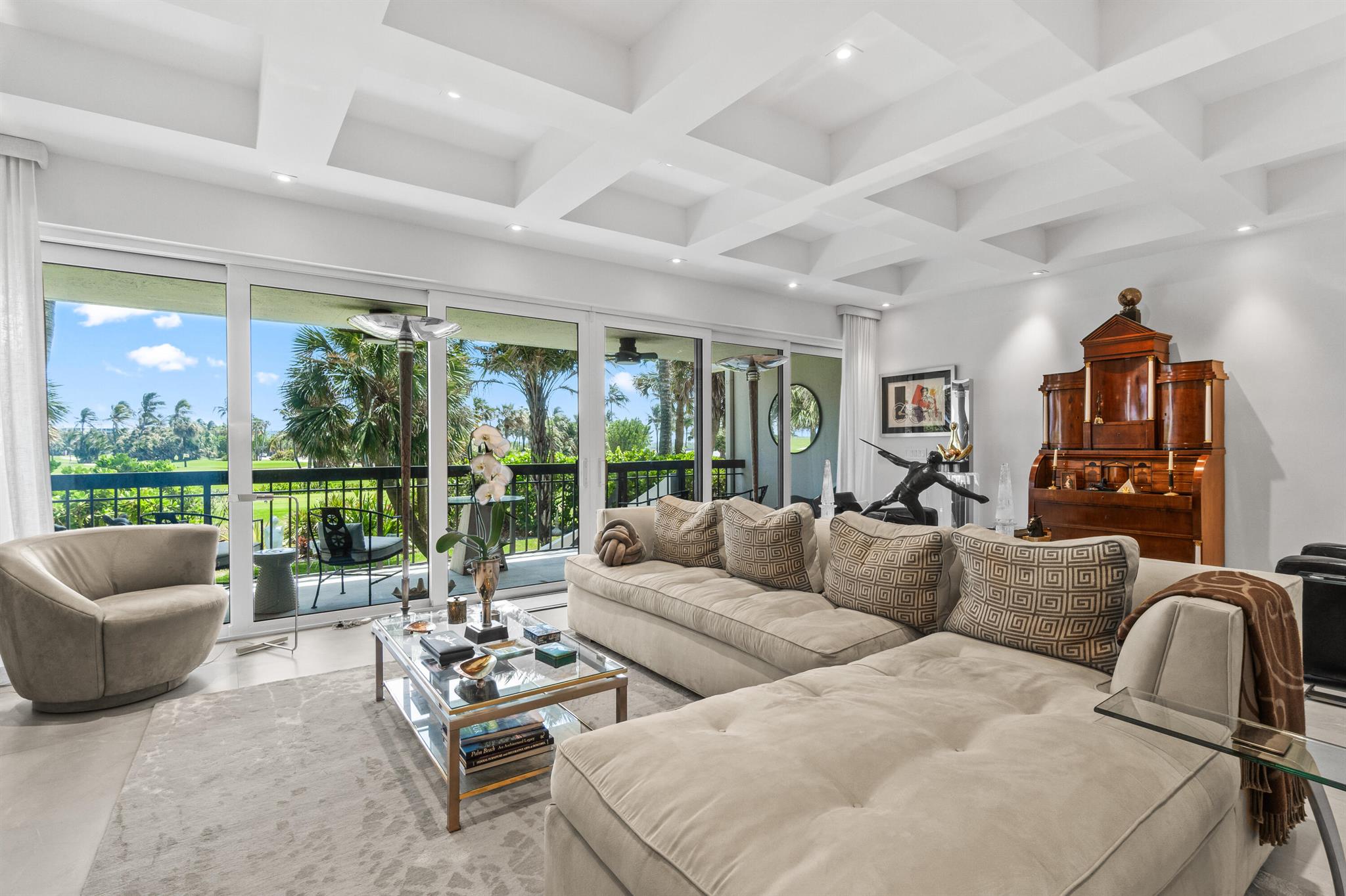 TRES VIDAS OF PALM BEACH - Residential Lease