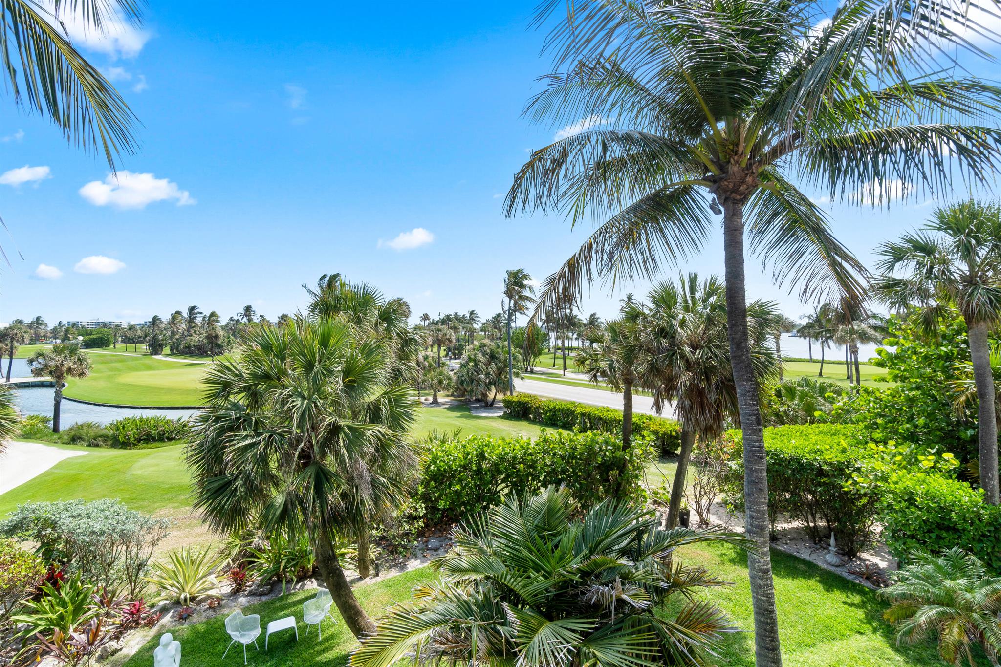 TRES VIDAS OF PALM BEACH - Residential Lease