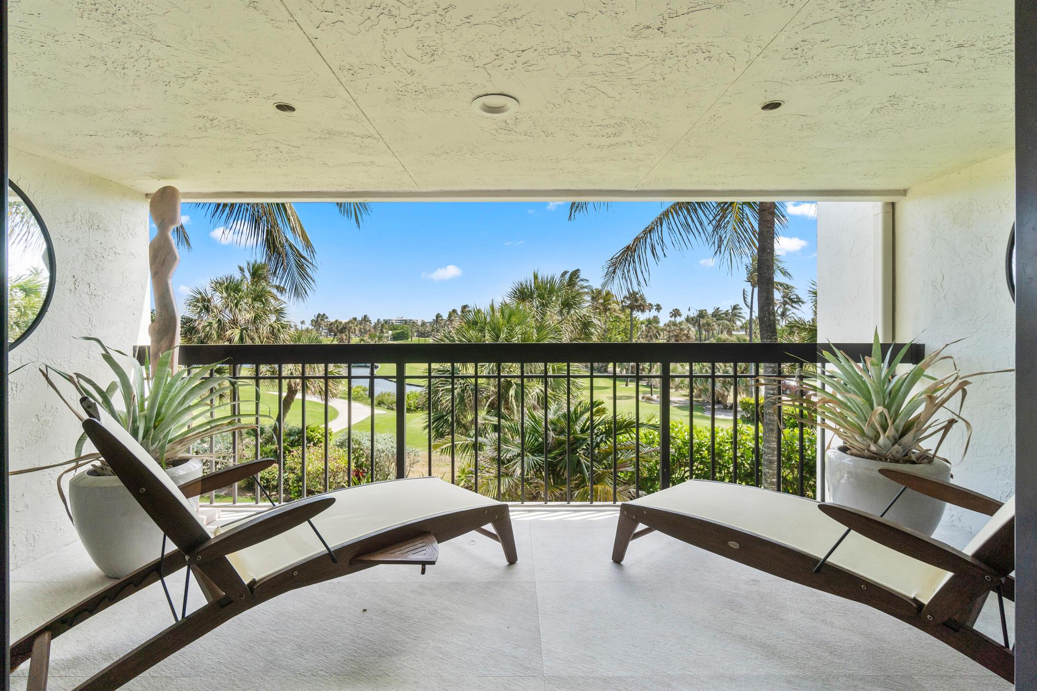 TRES VIDAS OF PALM BEACH - Residential Lease