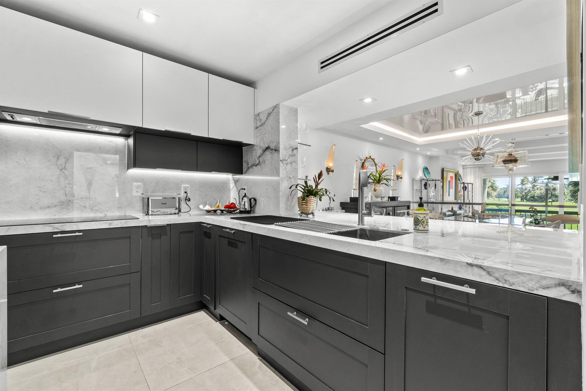 TRES VIDAS OF PALM BEACH - Residential Lease