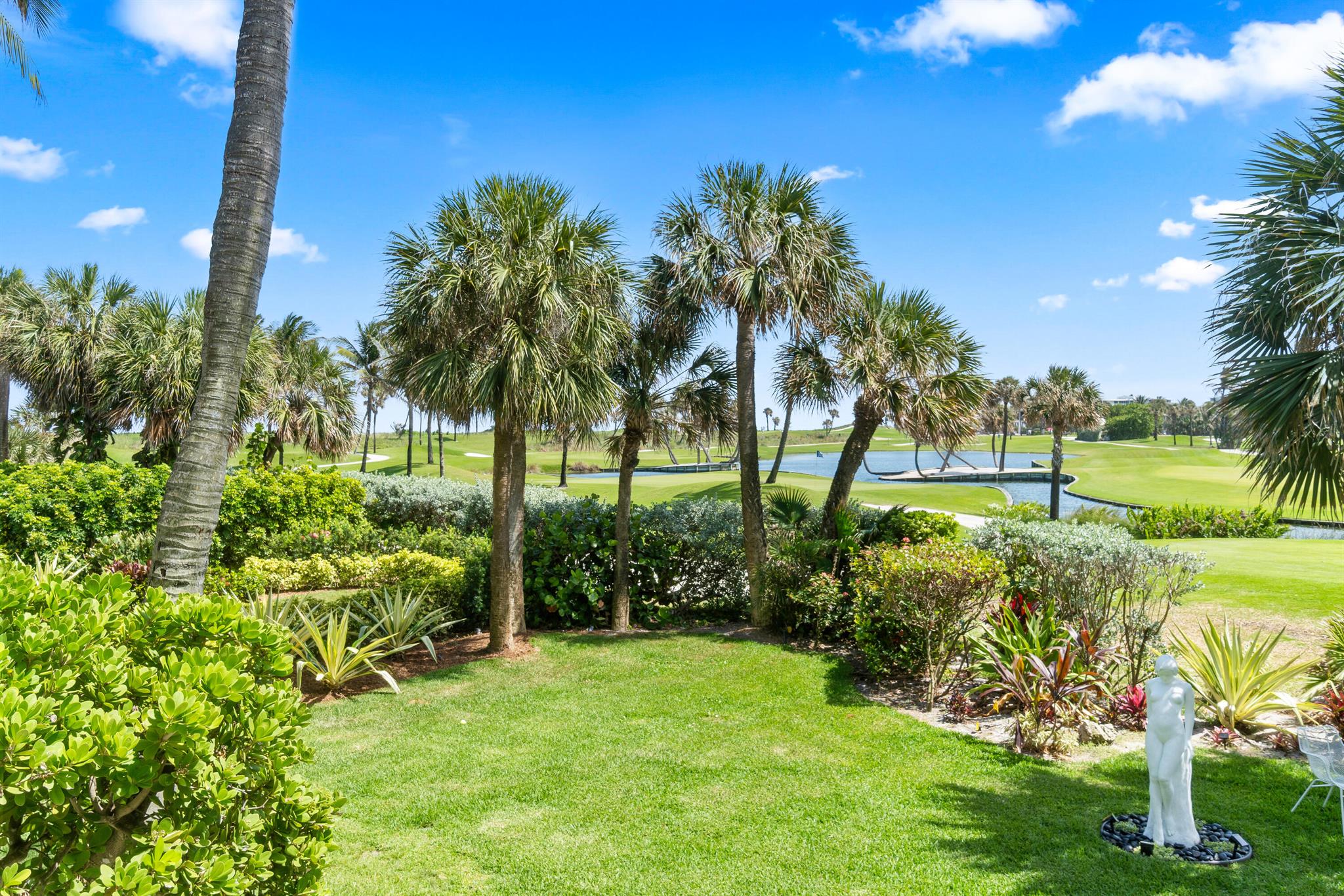 TRES VIDAS OF PALM BEACH - Residential Lease