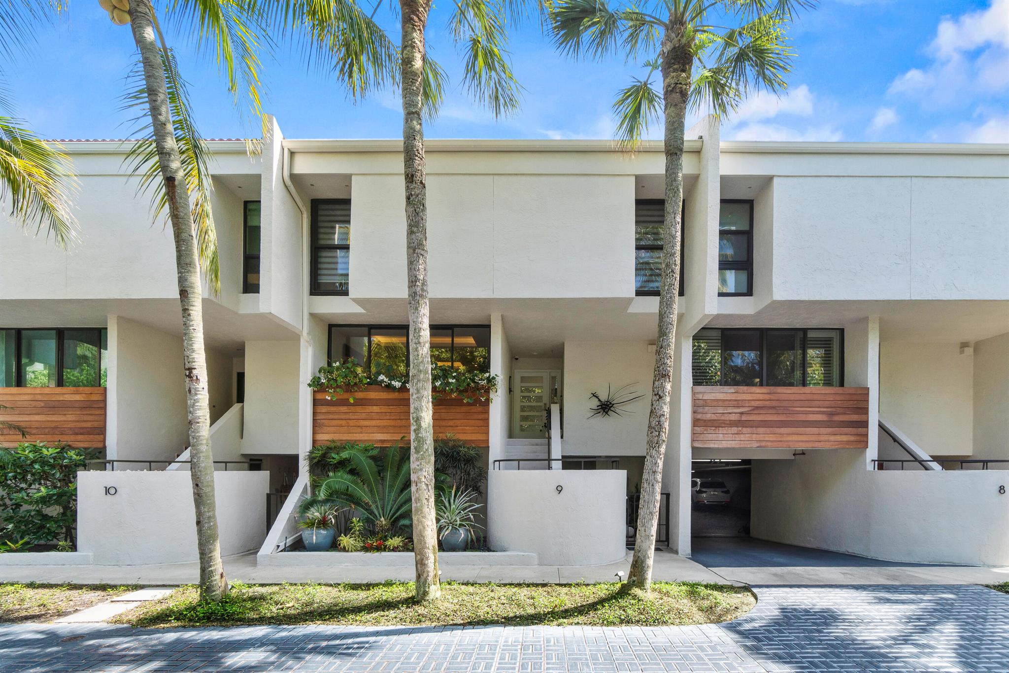 TRES VIDAS OF PALM BEACH - Residential Lease