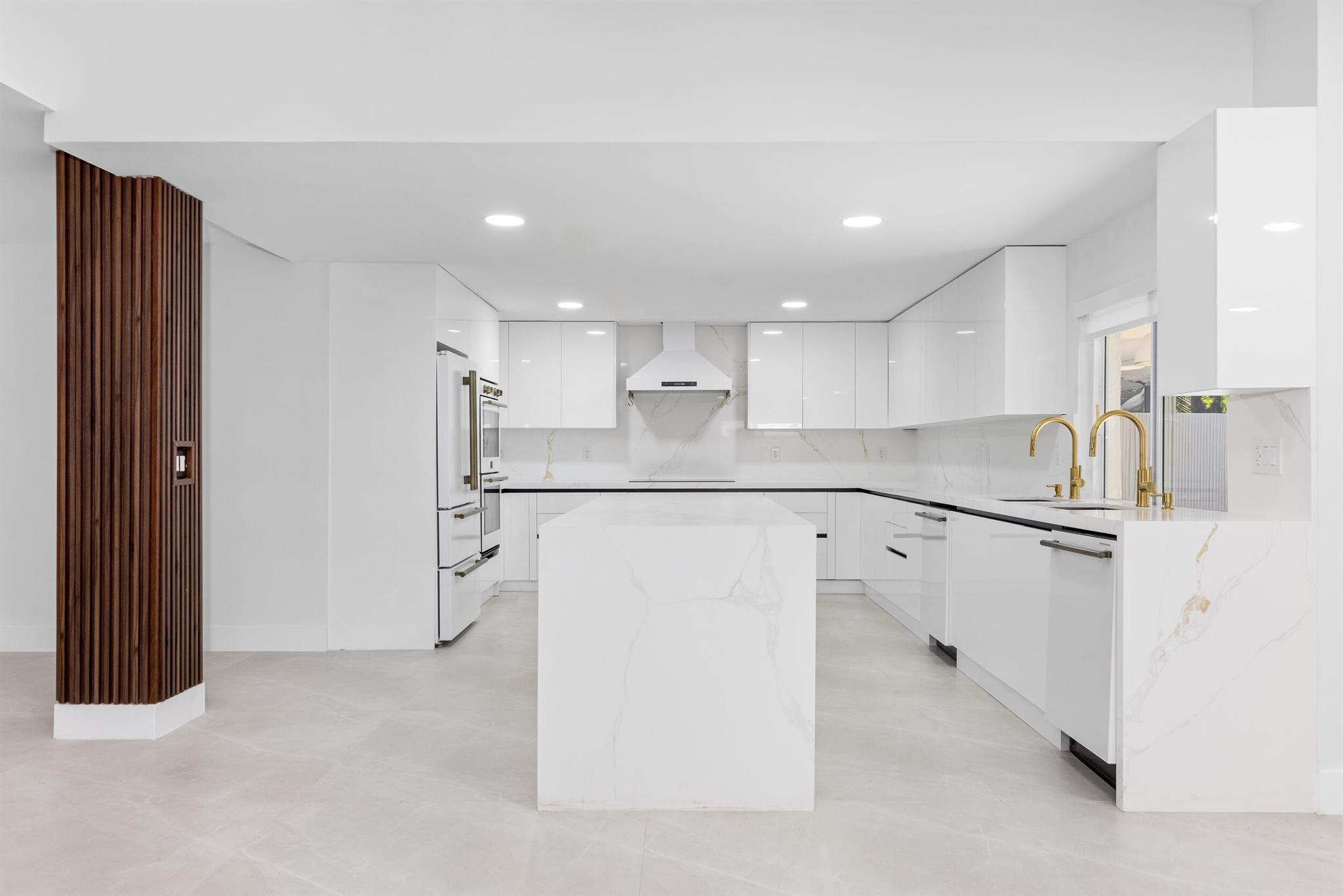 DEL MAR VILLAGE - Residential