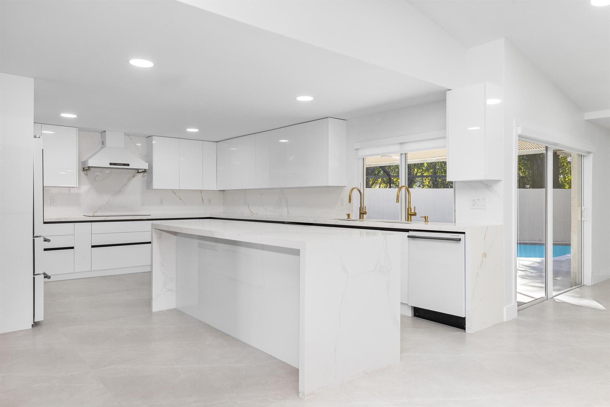 DEL MAR VILLAGE - Residential