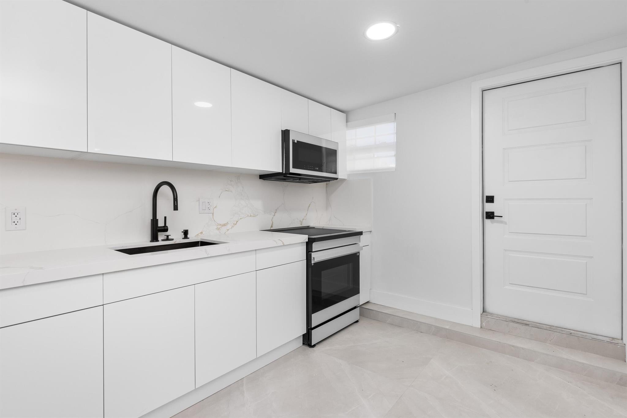 DEL MAR VILLAGE - Residential