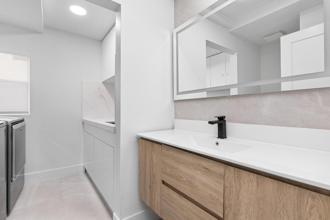 DEL MAR VILLAGE - Residential