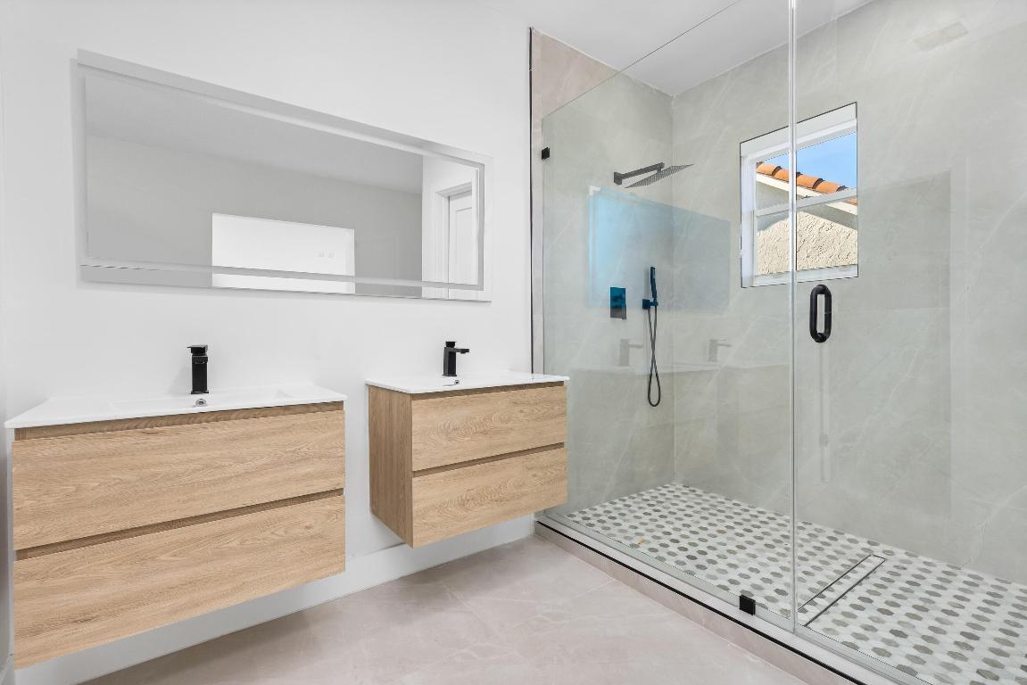 DEL MAR VILLAGE - Residential