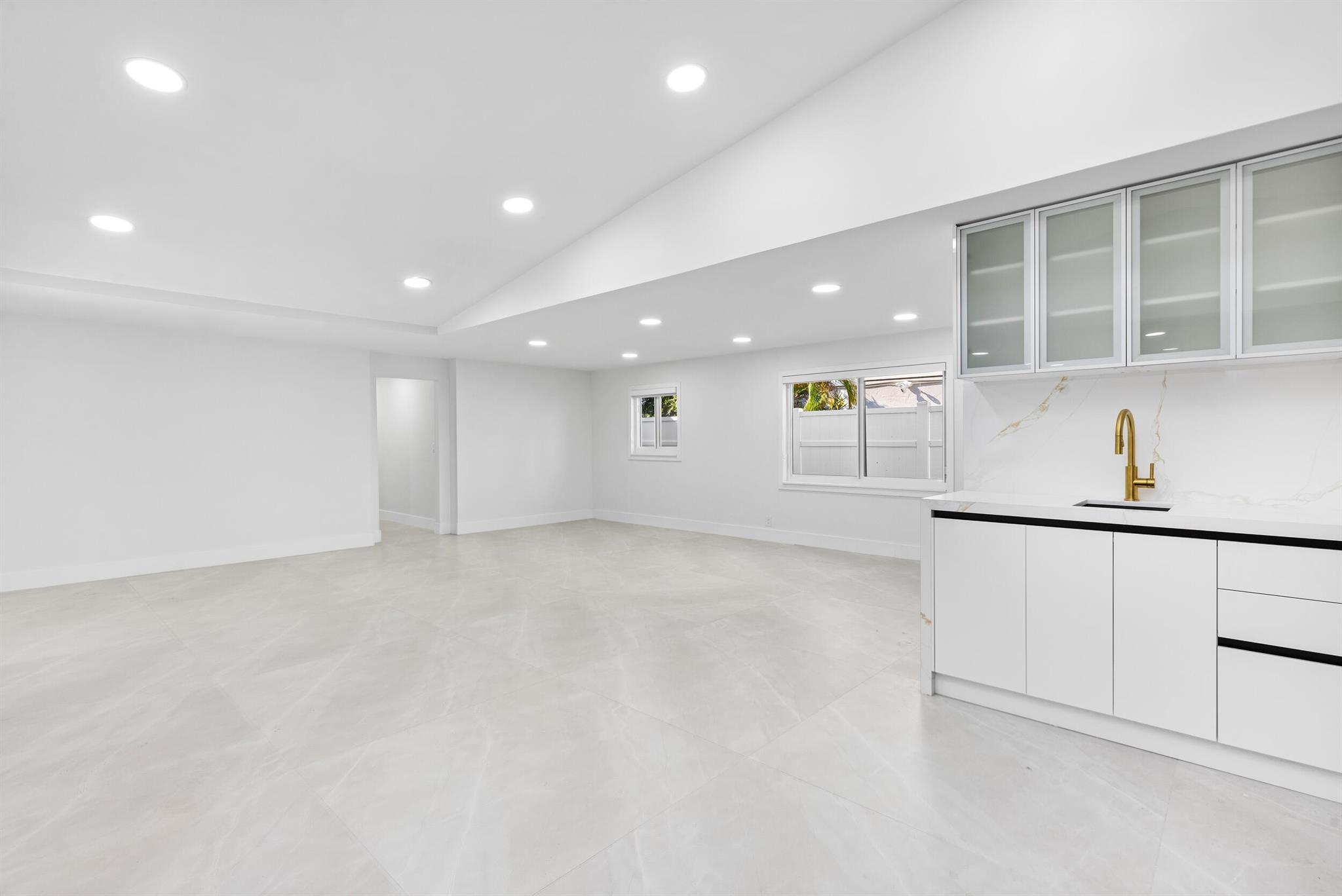 DEL MAR VILLAGE - Residential