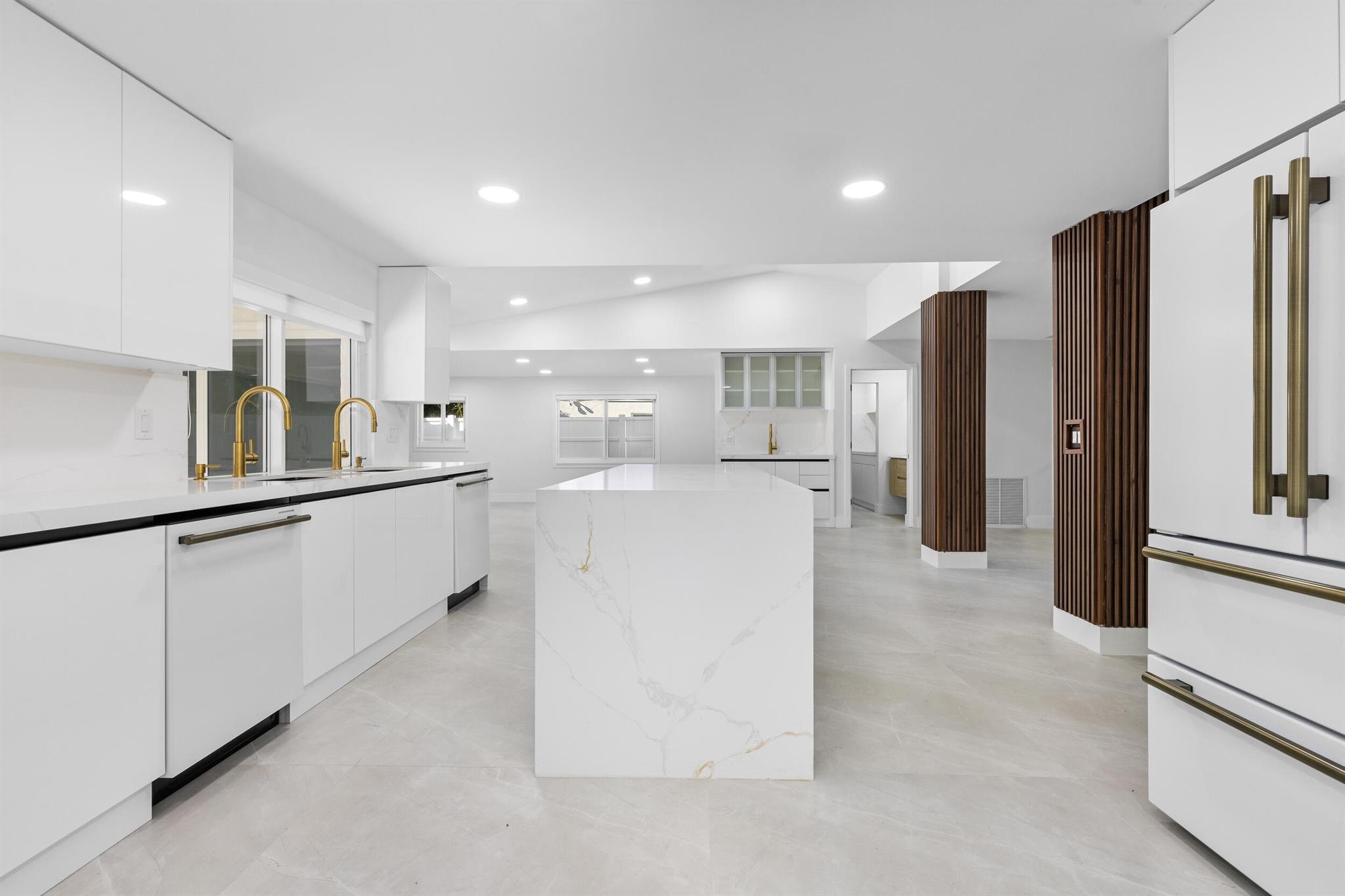 DEL MAR VILLAGE - Residential