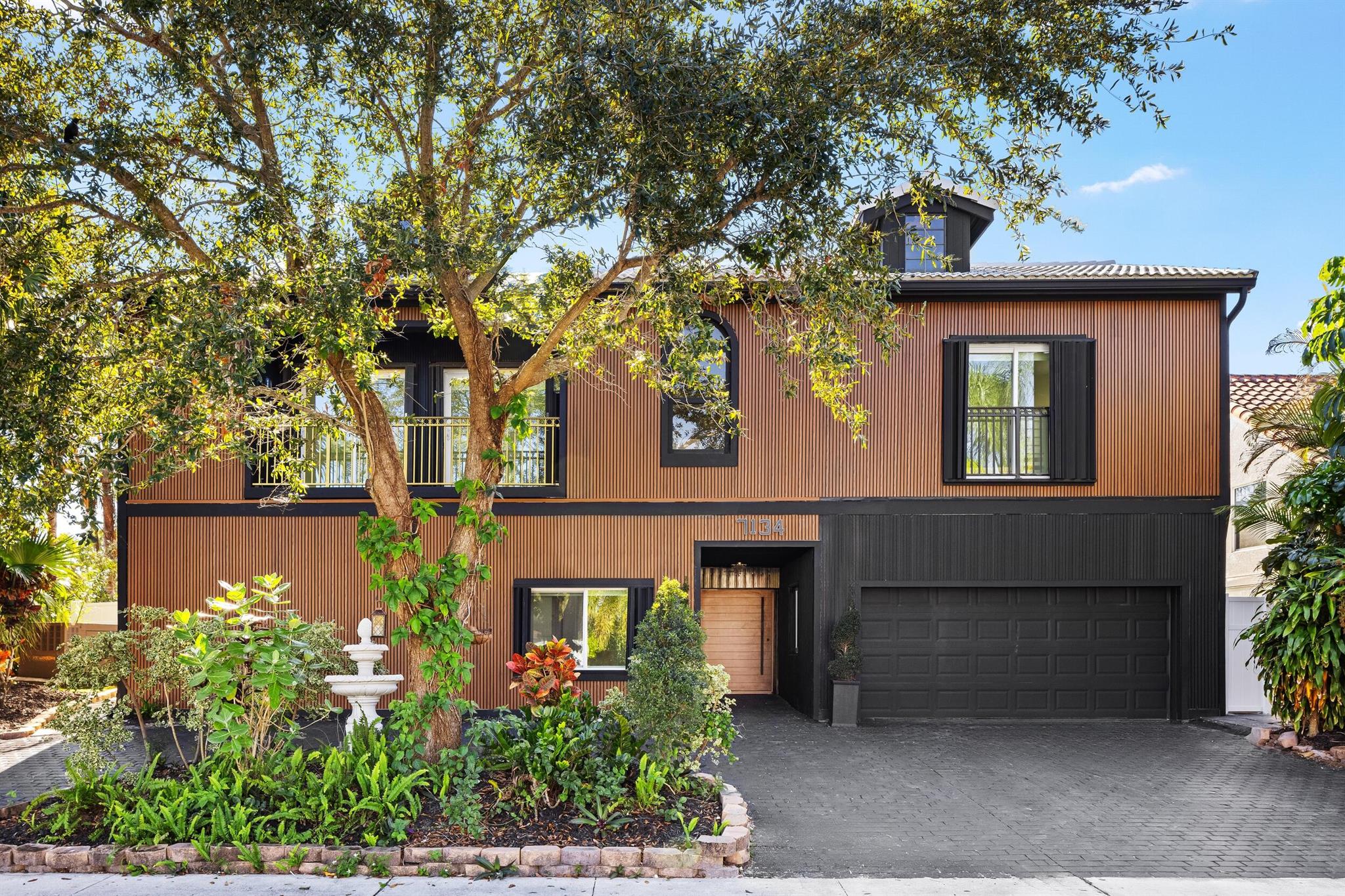 DEL MAR VILLAGE - Residential