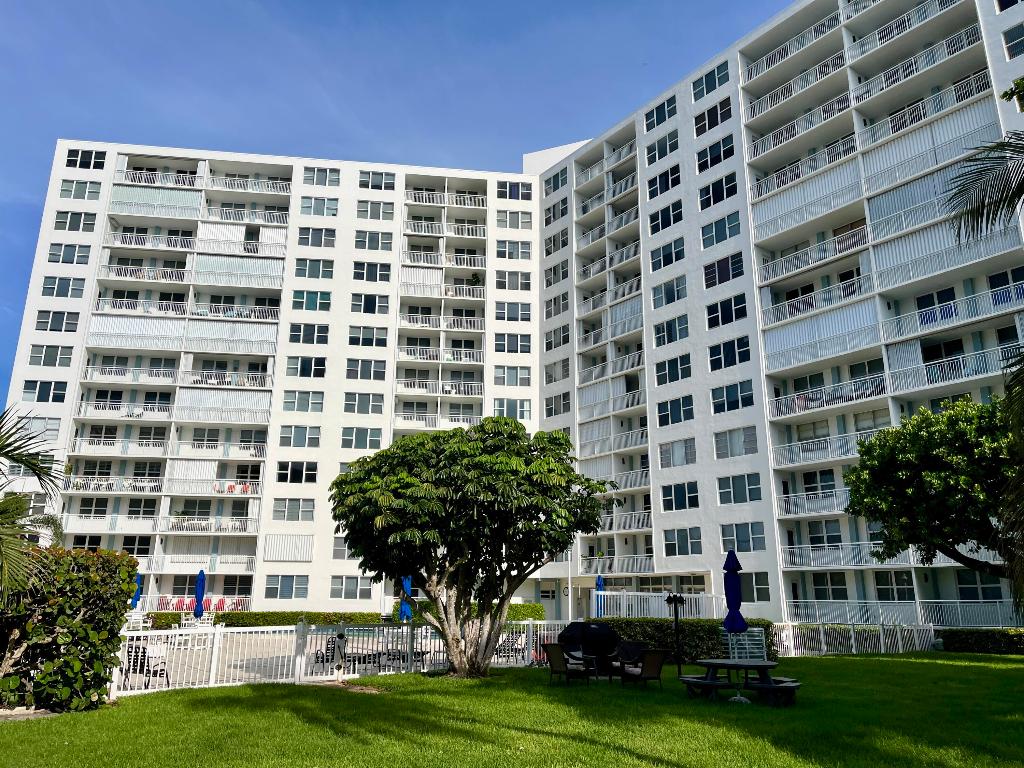 201 N Ocean Boulevard 302