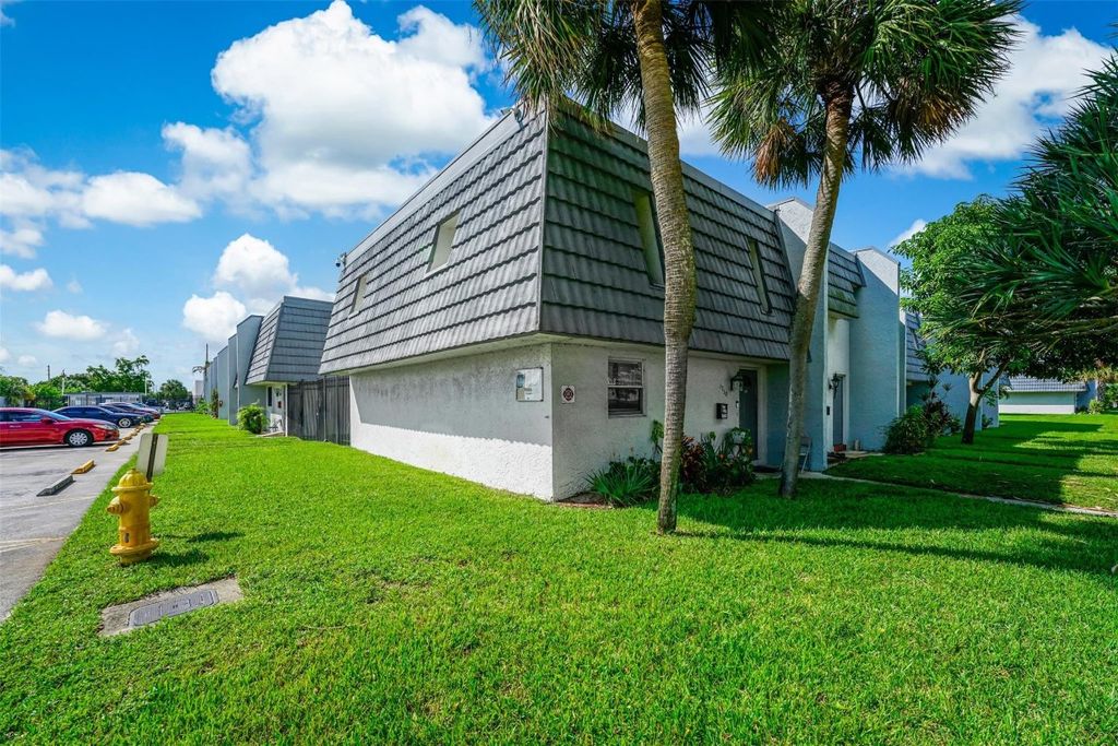 Photo of 3730 NW 21st Street #306, Fort Lauderdale, FL 33311 (MLS # F10532841)