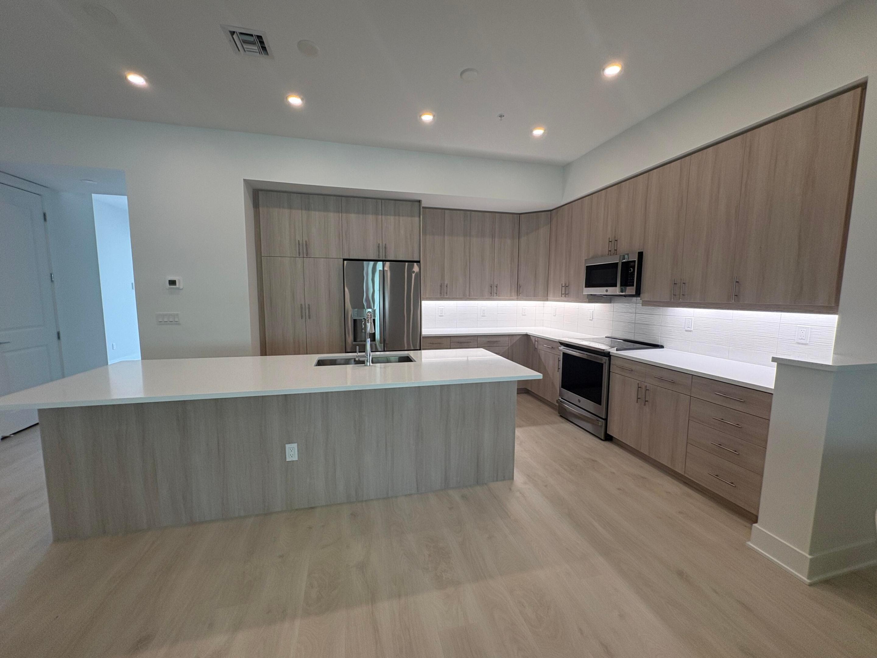 RESERVE AT TEQUESTA - Residential