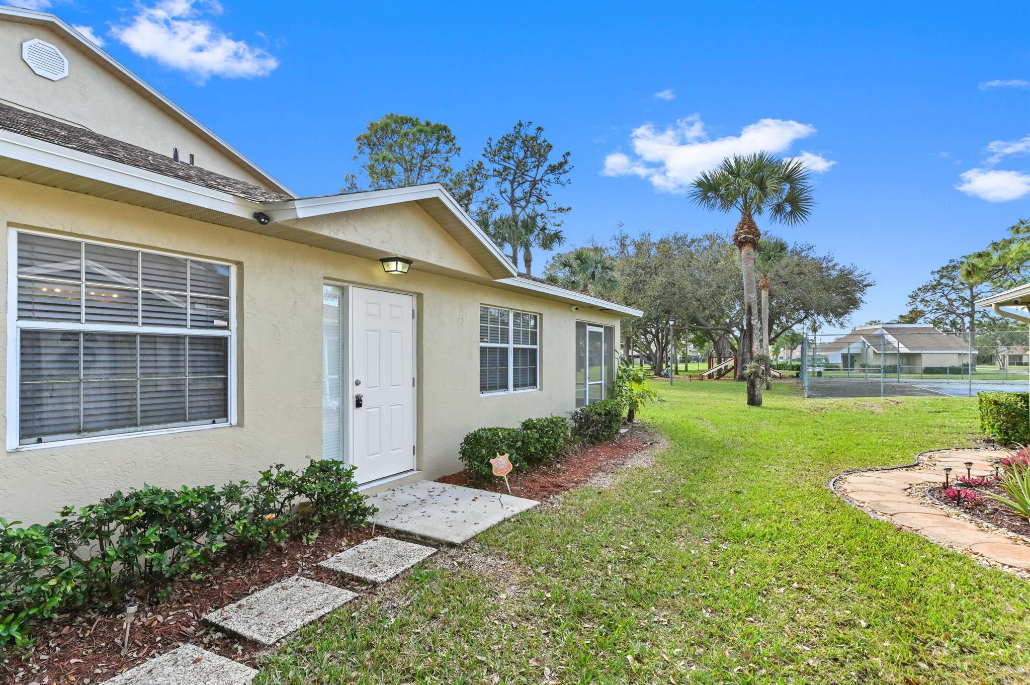 1504 Maplewood Drive
