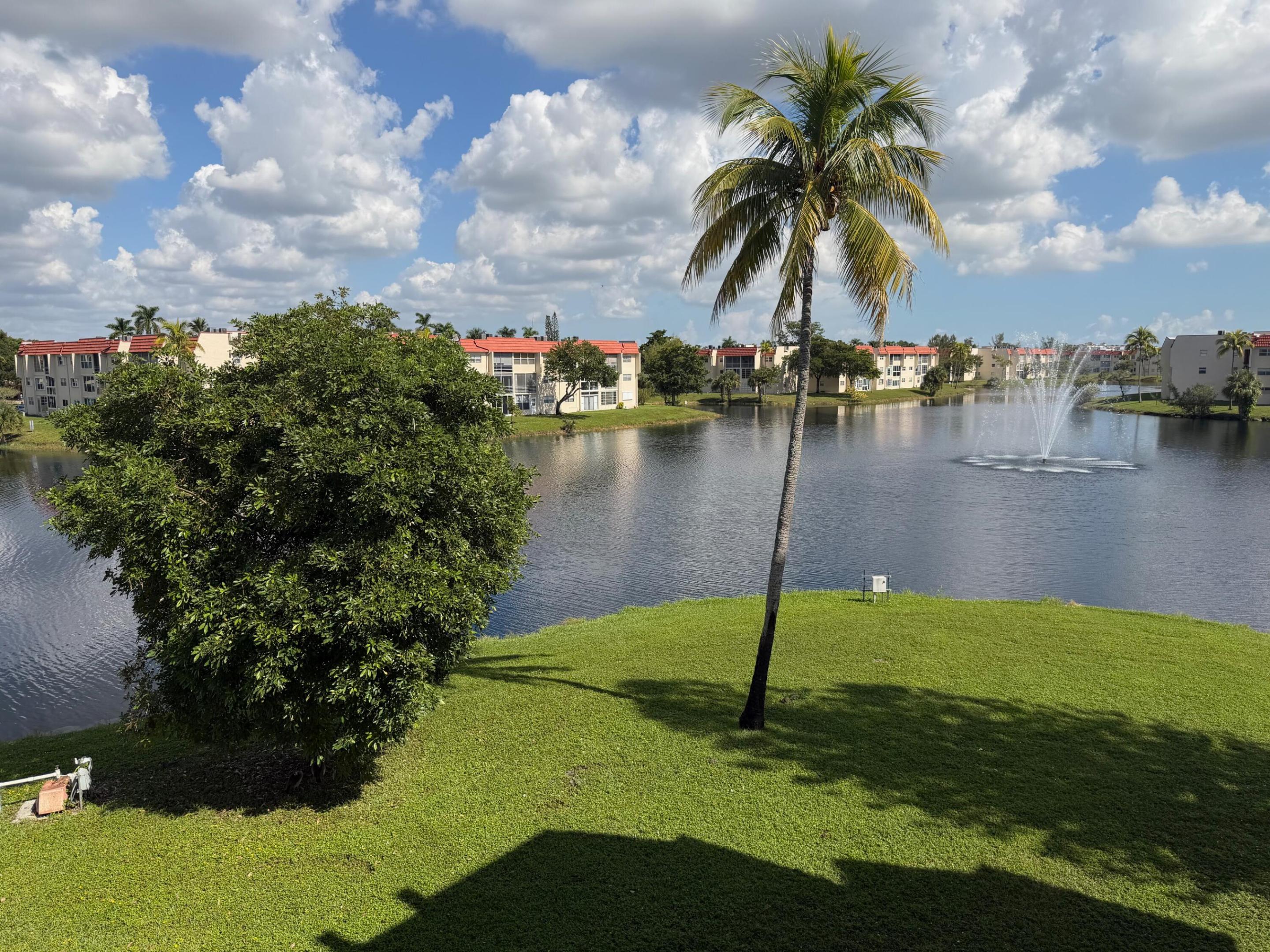 2950 Sunrise Lakes Drive W 305
