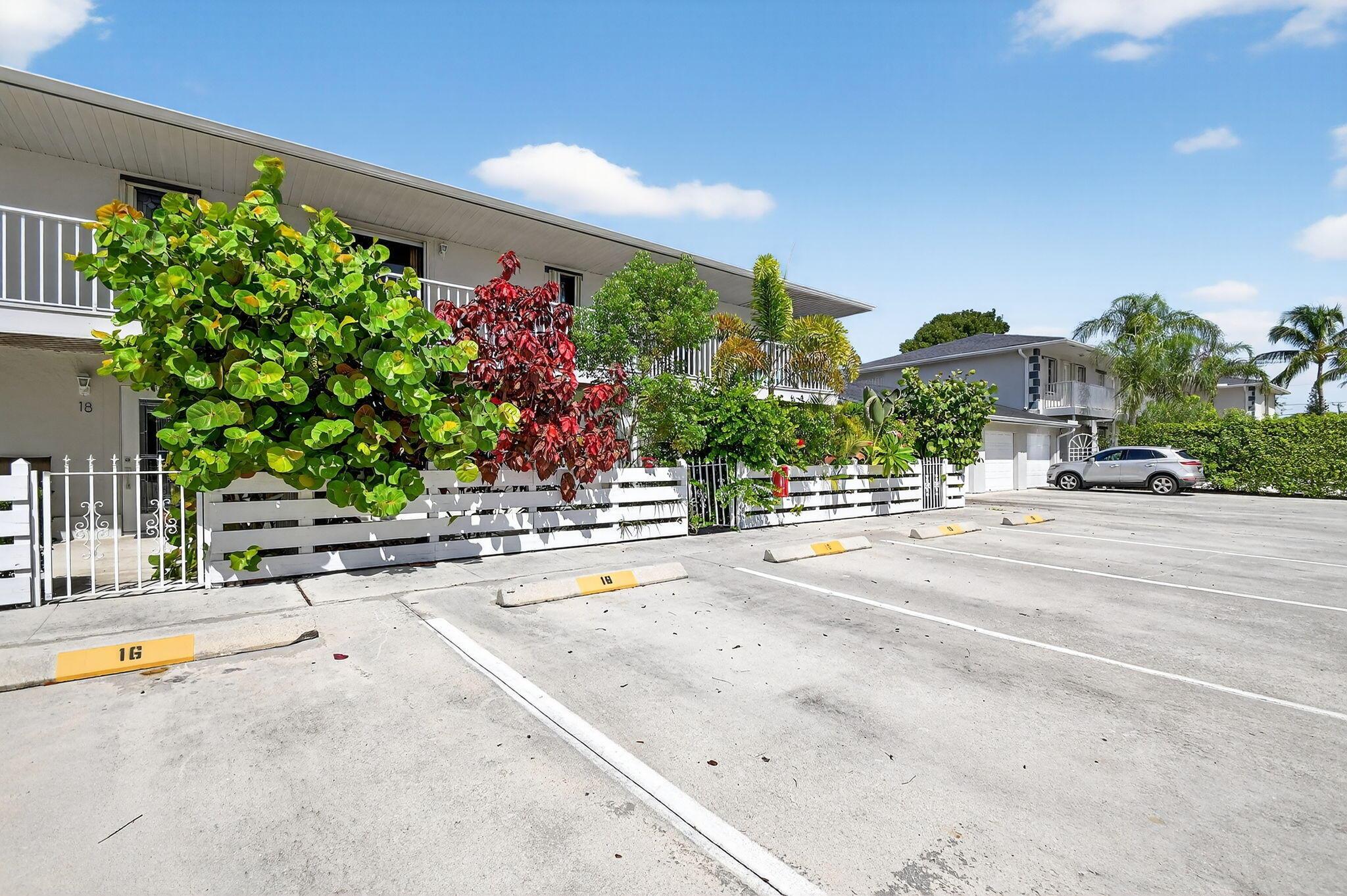 326 W Pine 19 Street 19