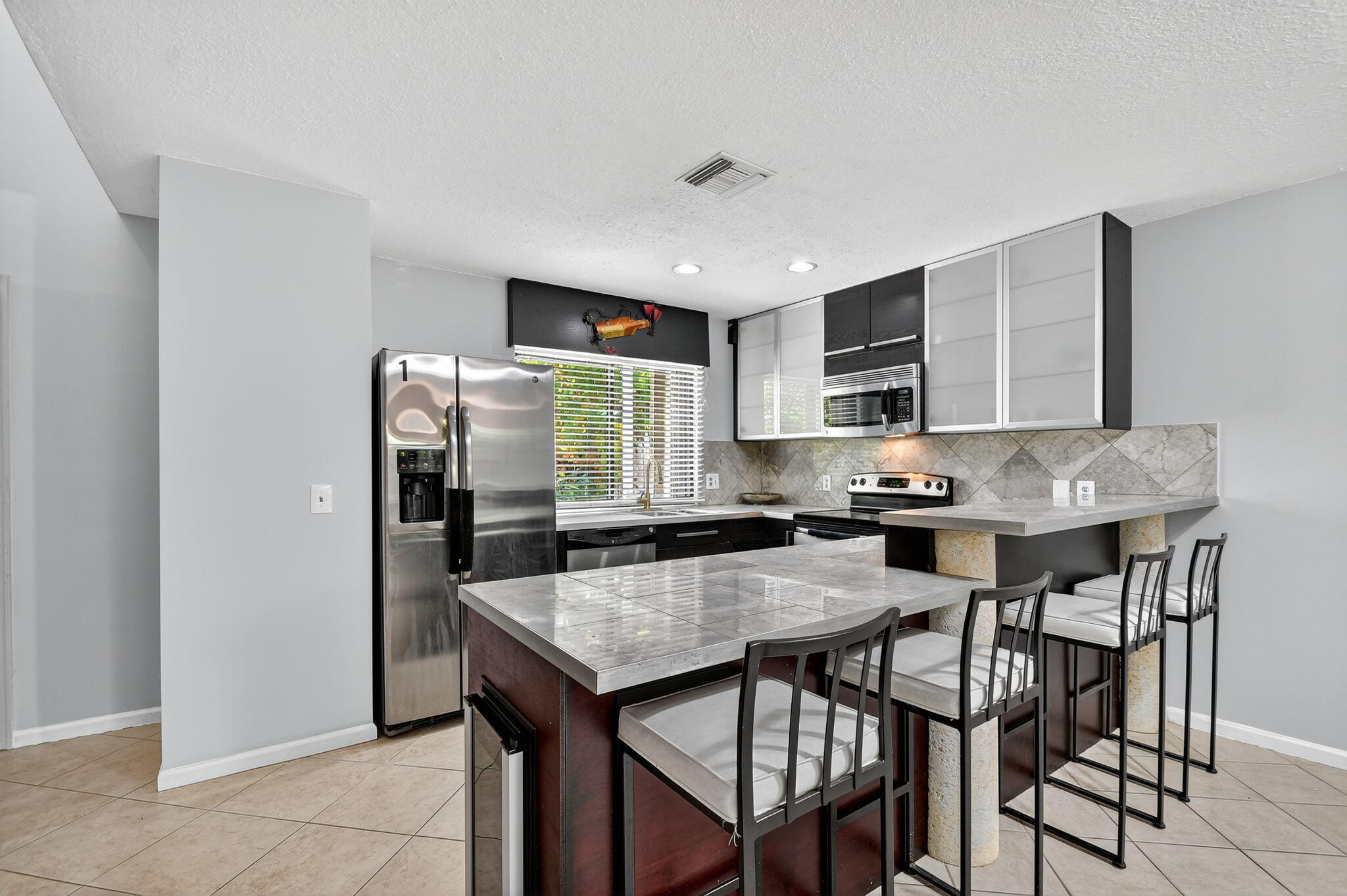 MANGO VILLAS TOWNHOUSE - Residential