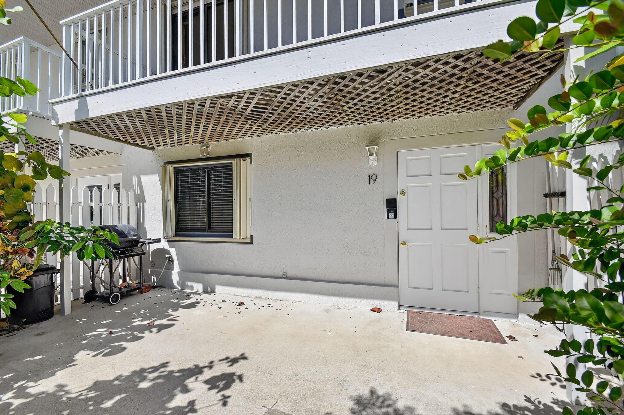 326 W Pine 19 Street 19