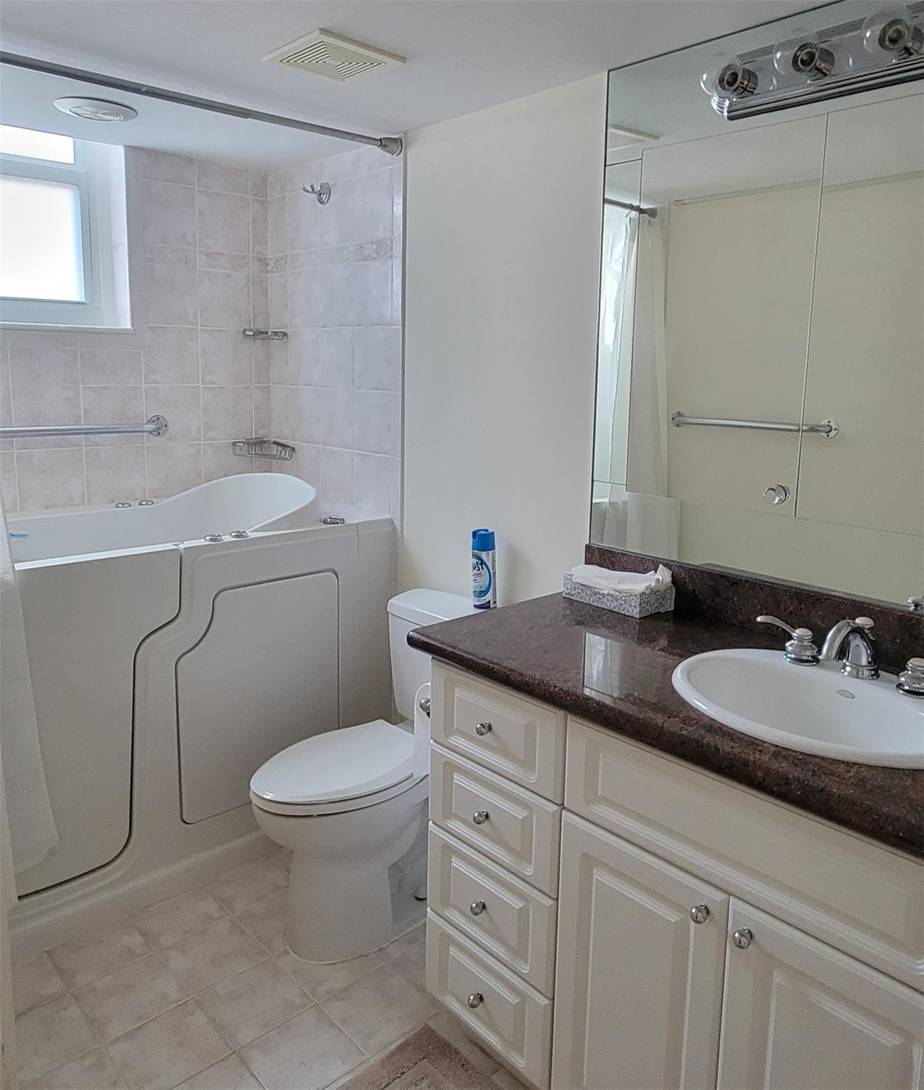 SEVENTH MOORINGS - Residential